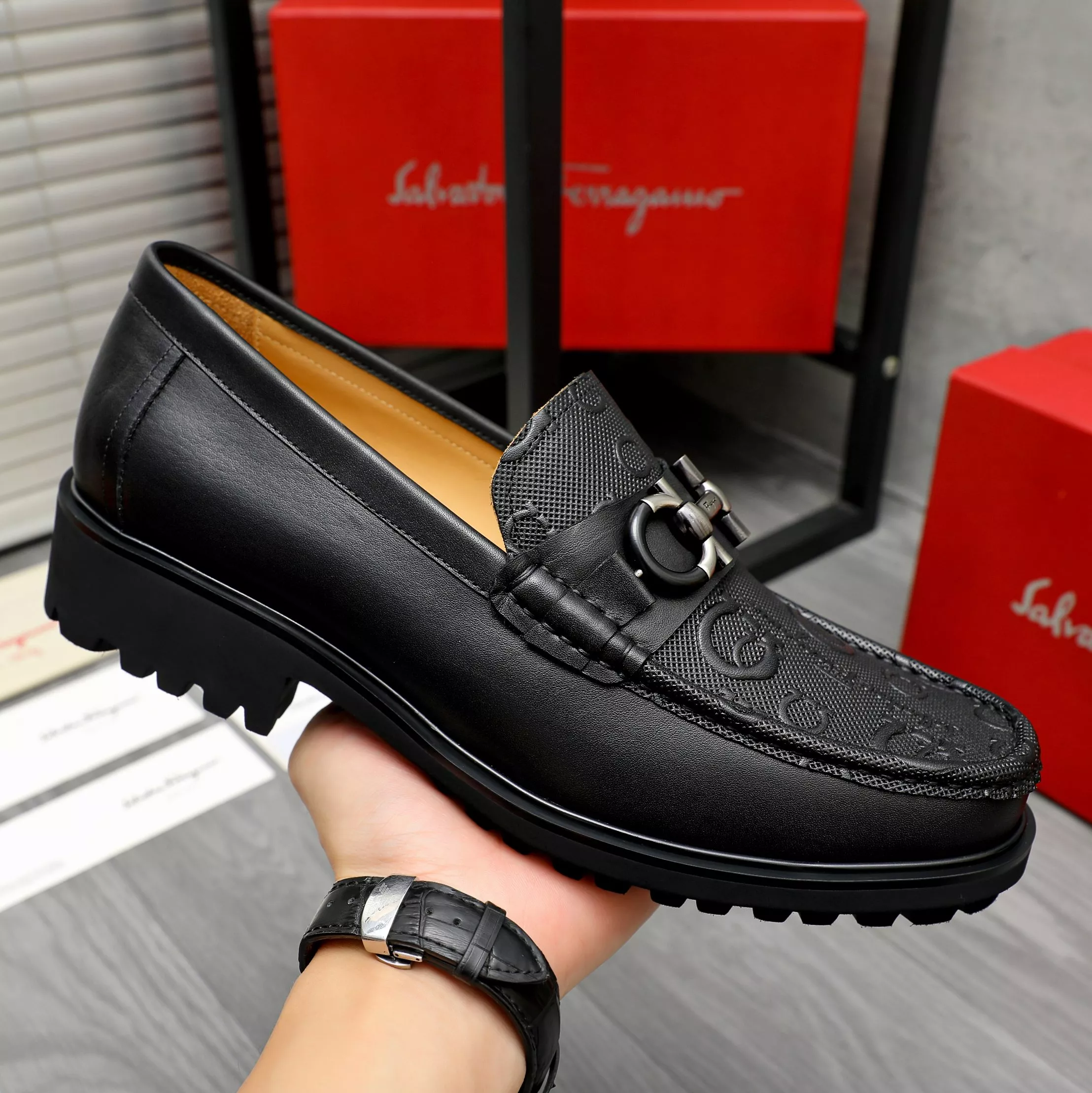 Salvatore Ferragamo Leather Shoes For Men EyeCatching 3757