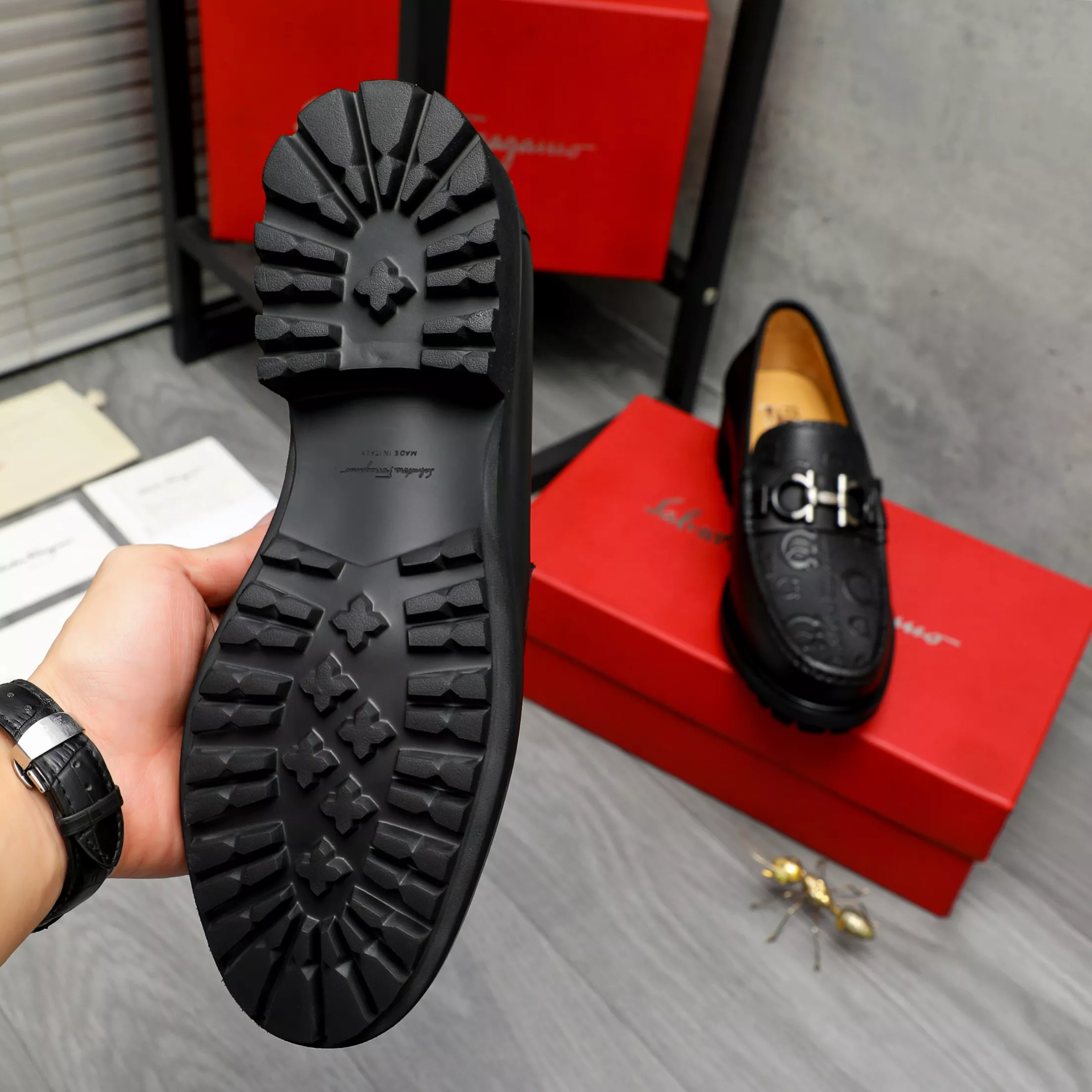 Salvatore Ferragamo Leather Shoes For Men EyeCatching 3757