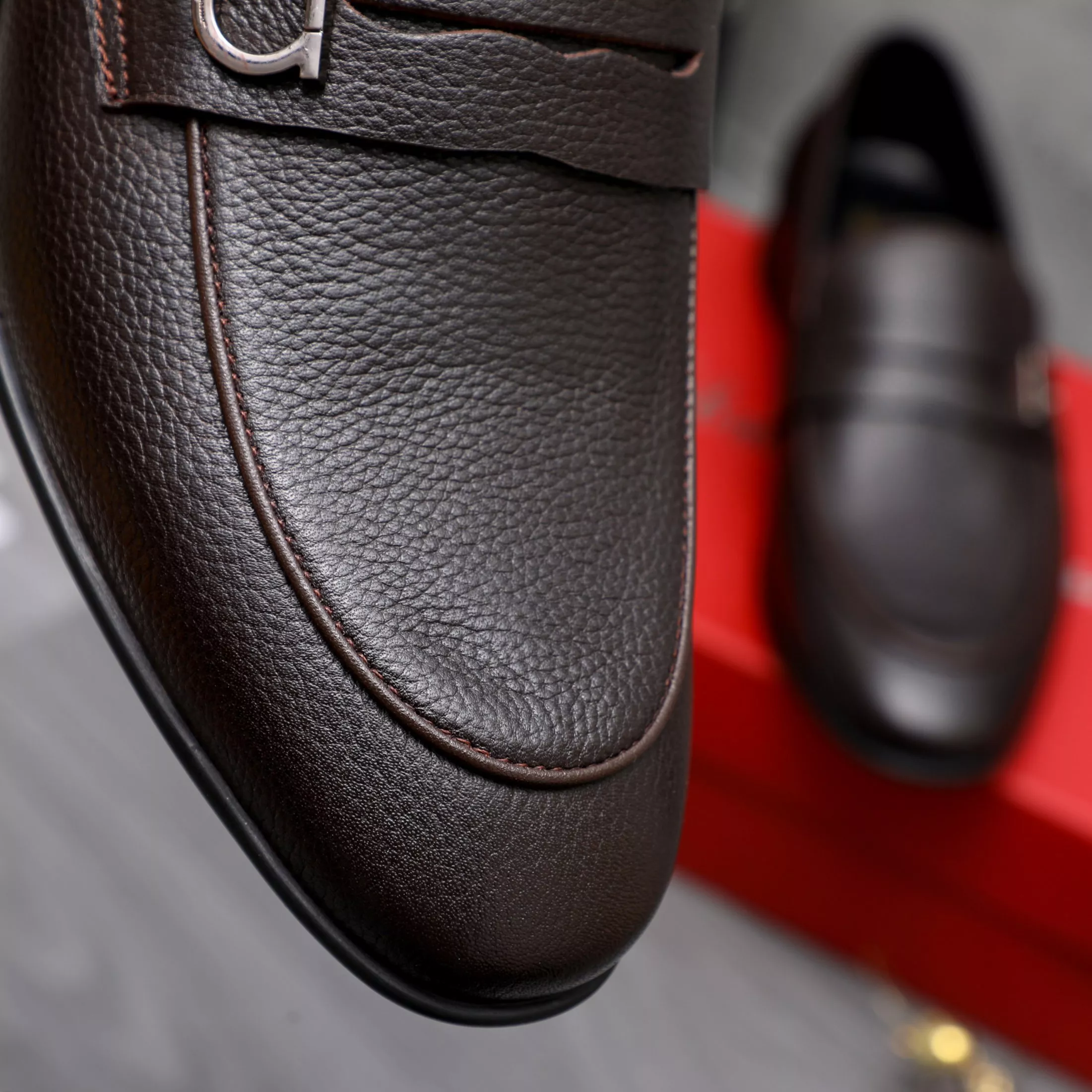 Salvatore Ferragamo Leather Shoes For Men EyeCatching 9931