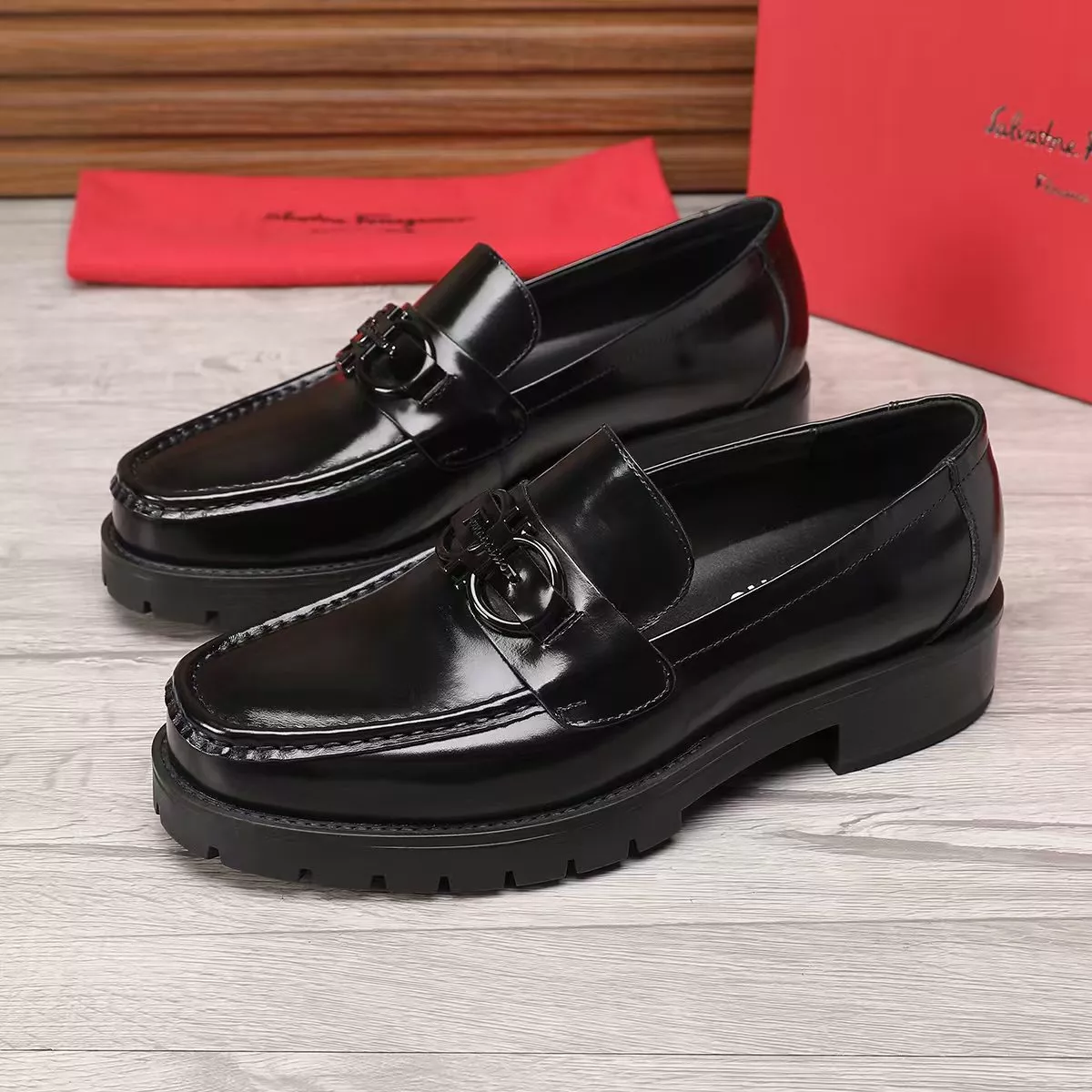 Salvatore Ferragamo Leather Shoes For Men Flexible 316