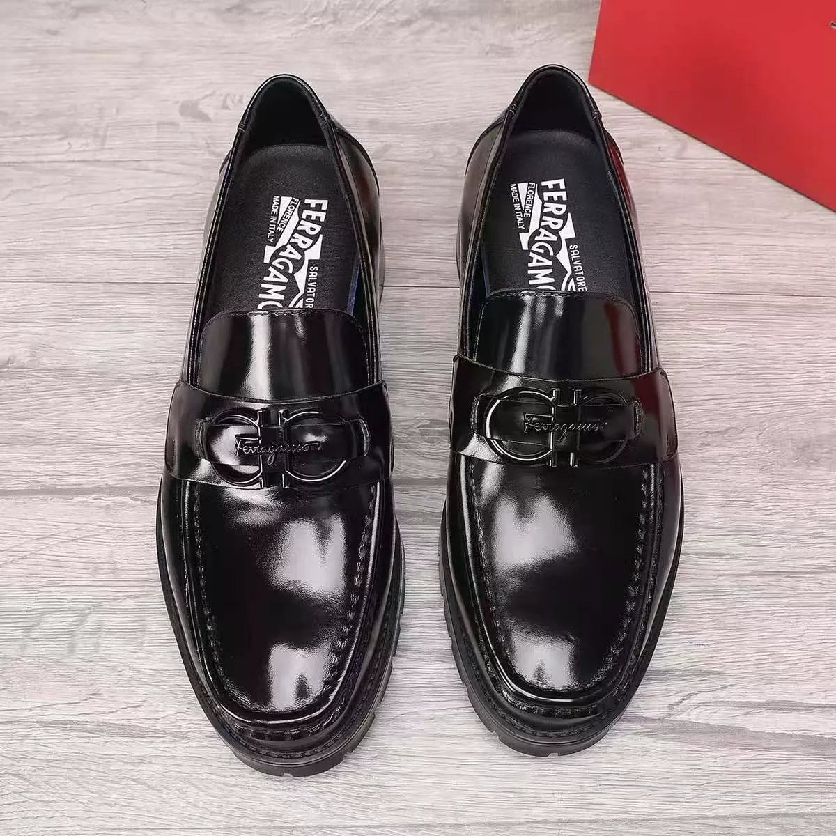 Salvatore Ferragamo Leather Shoes For Men Flexible 316