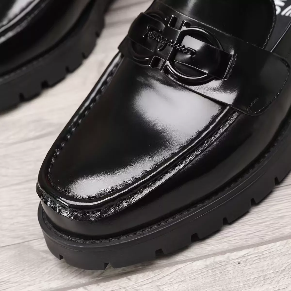 Salvatore Ferragamo Leather Shoes For Men Flexible 316