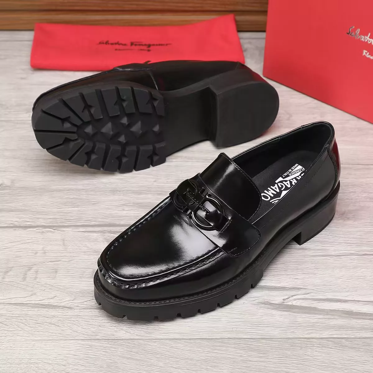 Salvatore Ferragamo Leather Shoes For Men Flexible 316