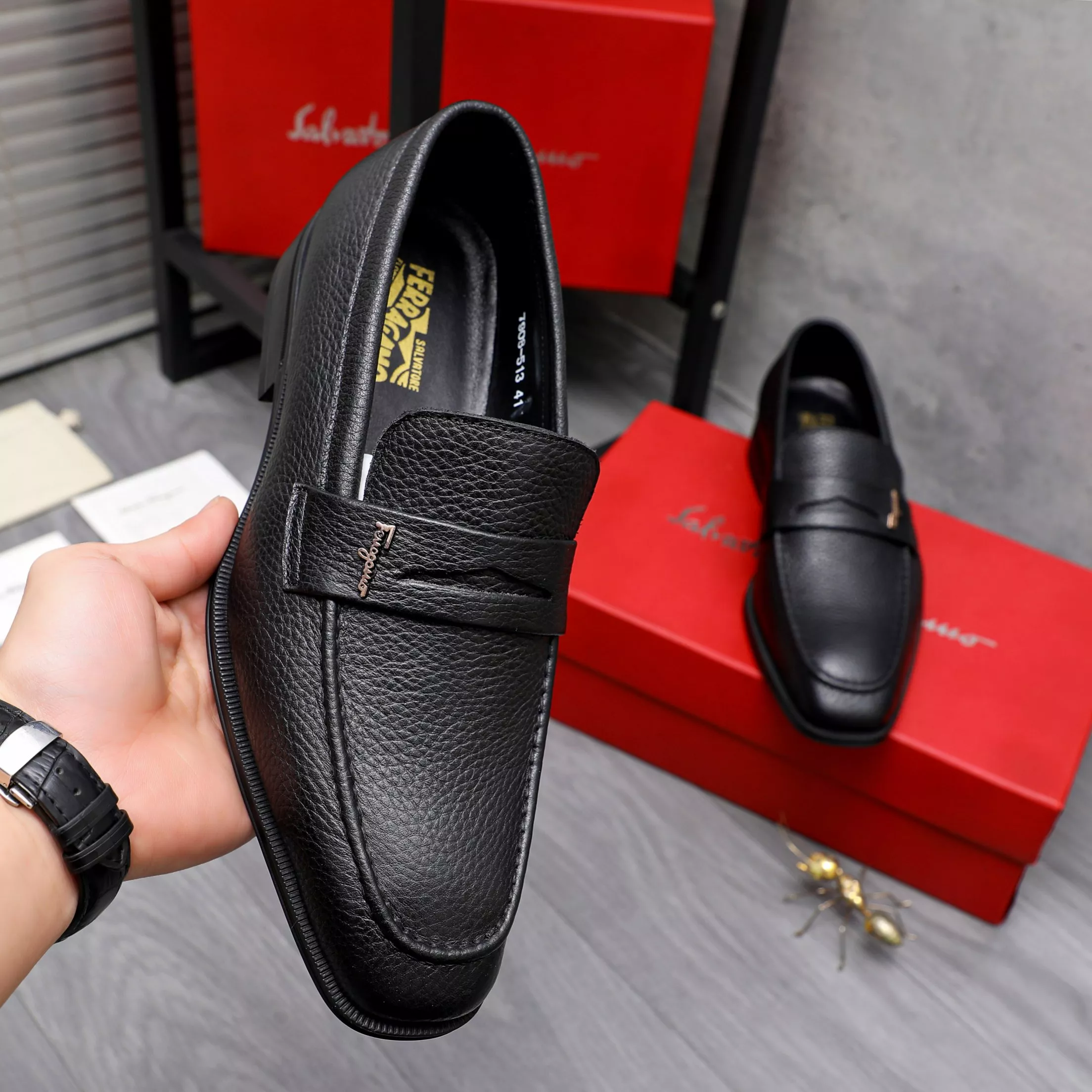 Salvatore Ferragamo Leather Shoes For Men Functional 4106