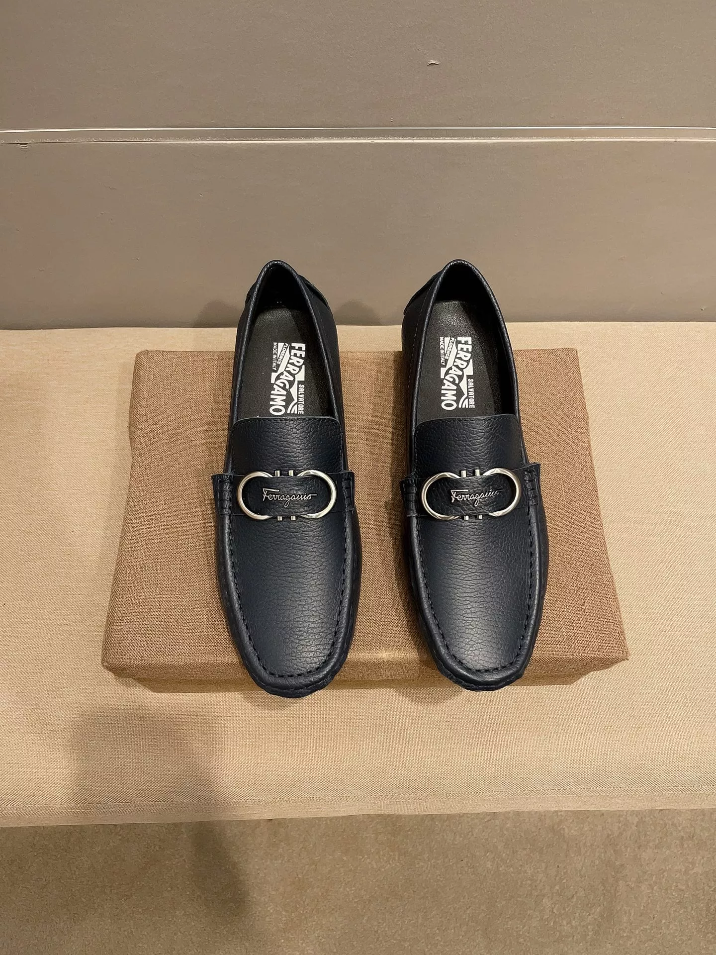 Salvatore Ferragamo Leather Shoes For Men Functional 6652