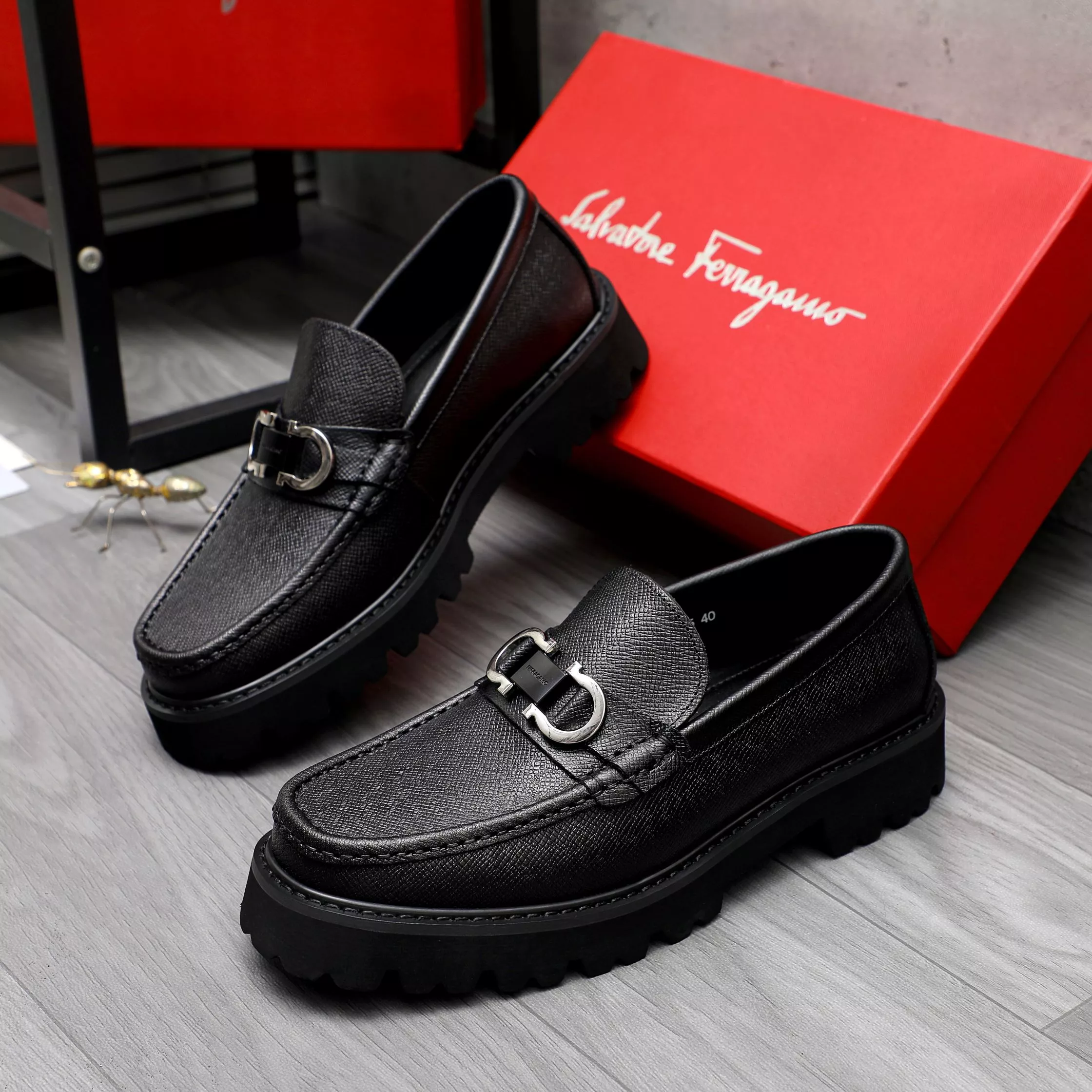 Salvatore Ferragamo Leather Shoes For Men Lightweight 4408