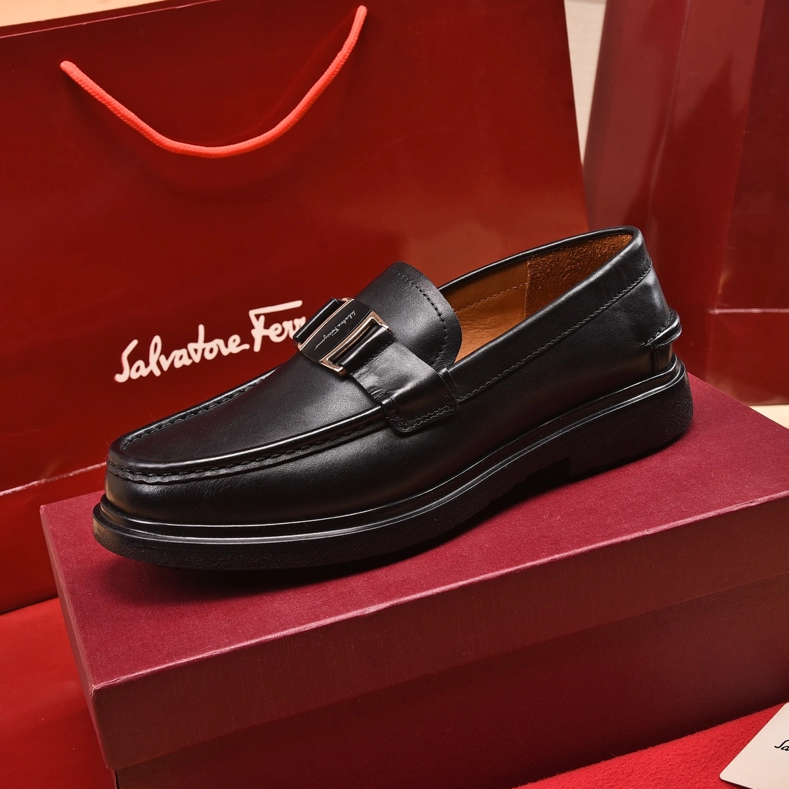 Salvatore Ferragamo Leather Shoes For Men Lightweight 6993