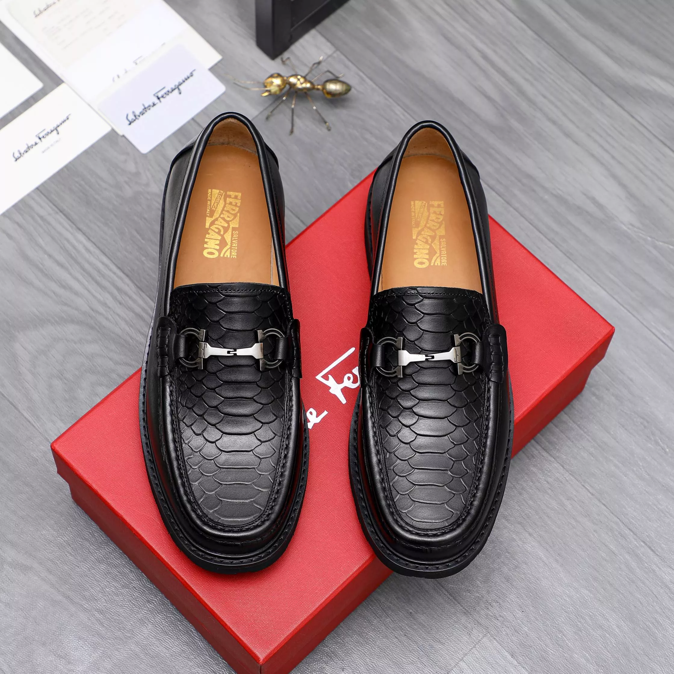 Salvatore Ferragamo Leather Shoes For Men Resilient 5087