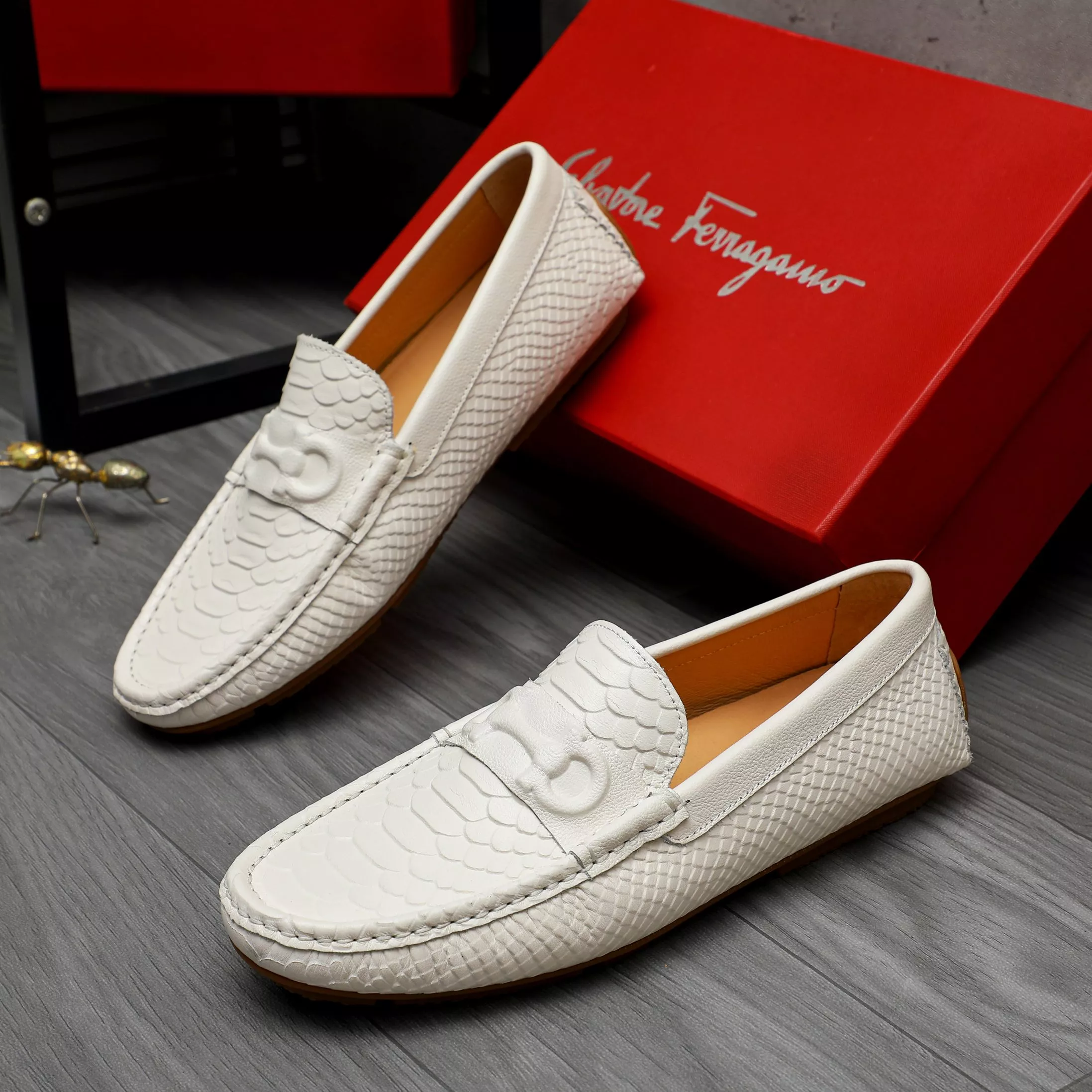 Salvatore Ferragamo Leather Shoes For Men Resilient 5586