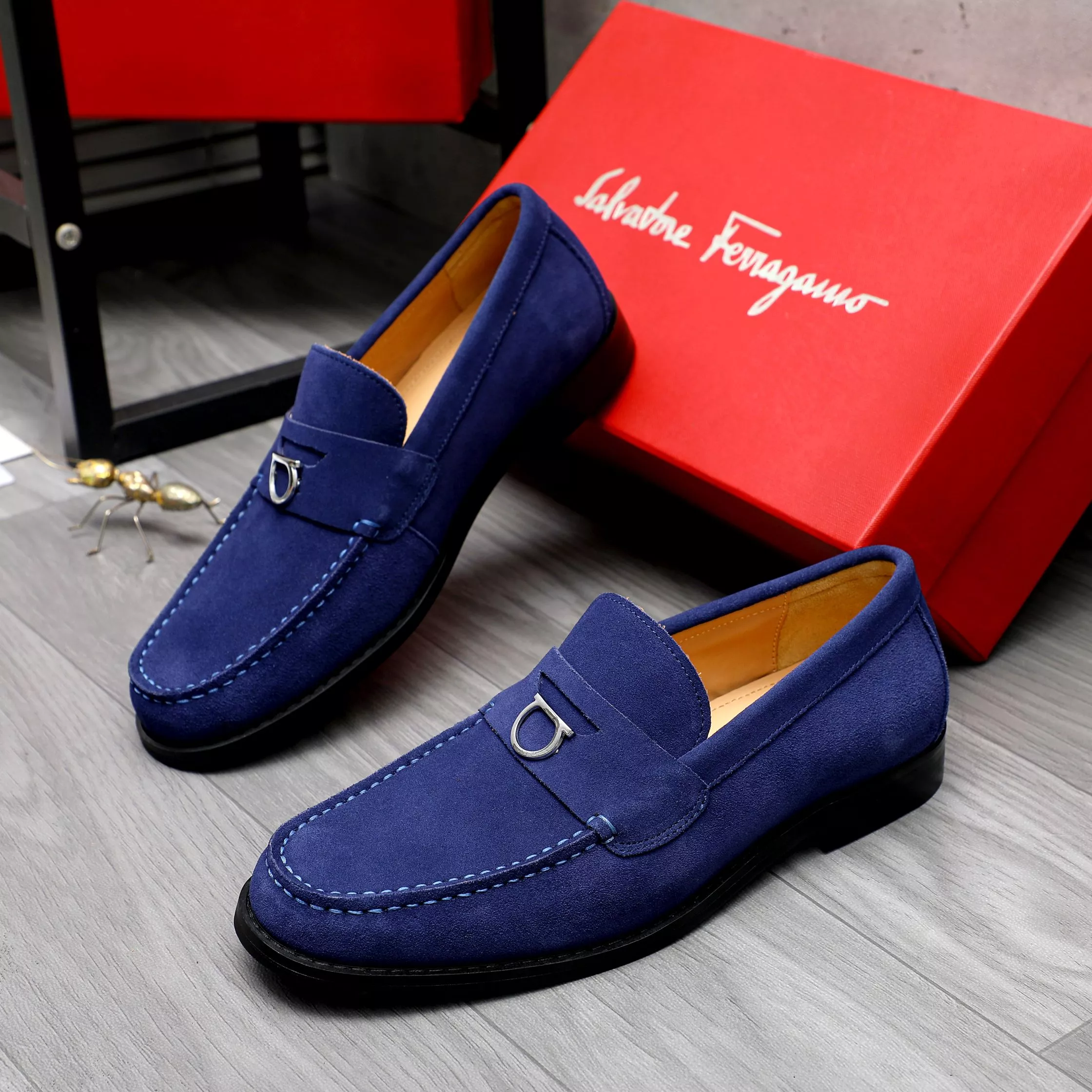 Salvatore Ferragamo Leather Shoes For Men Sleek 7685