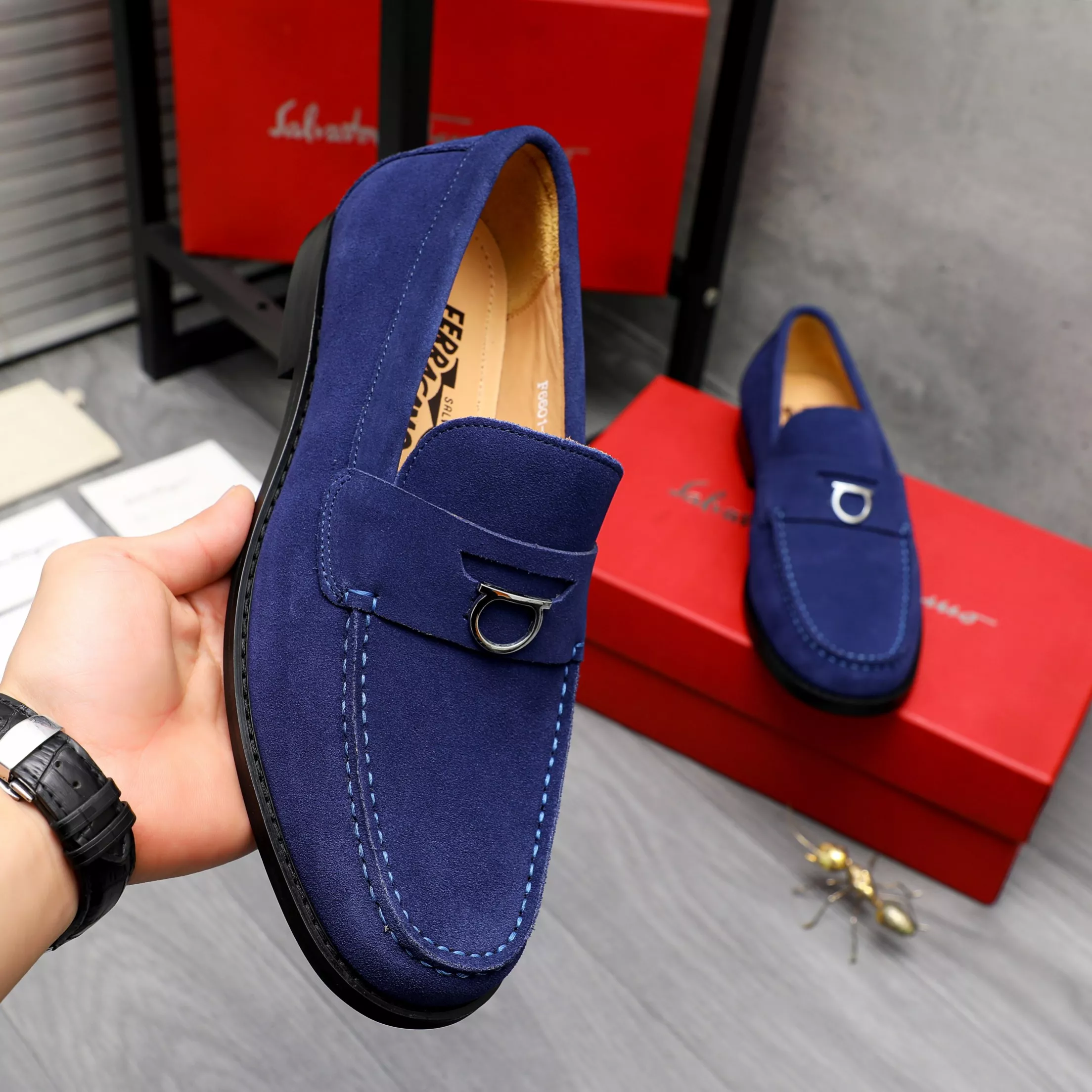 Salvatore Ferragamo Leather Shoes For Men Sleek 7685