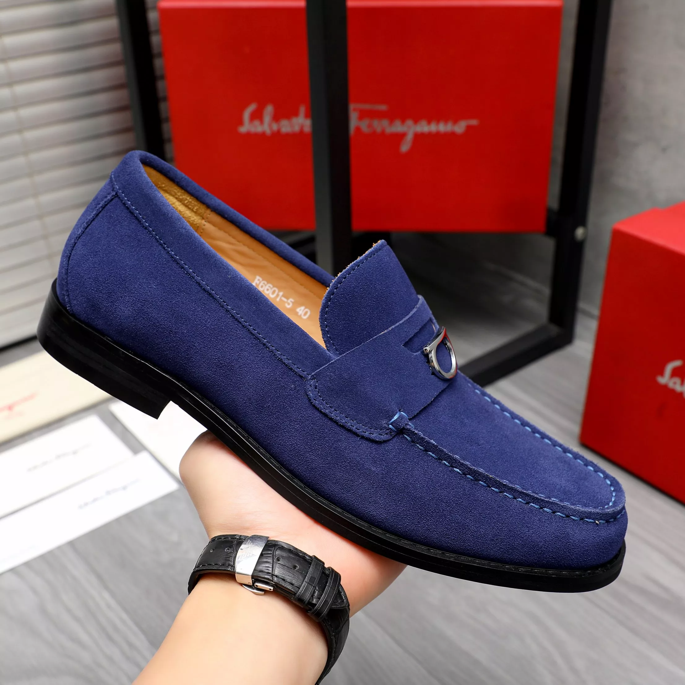 Salvatore Ferragamo Leather Shoes For Men Sleek 7685