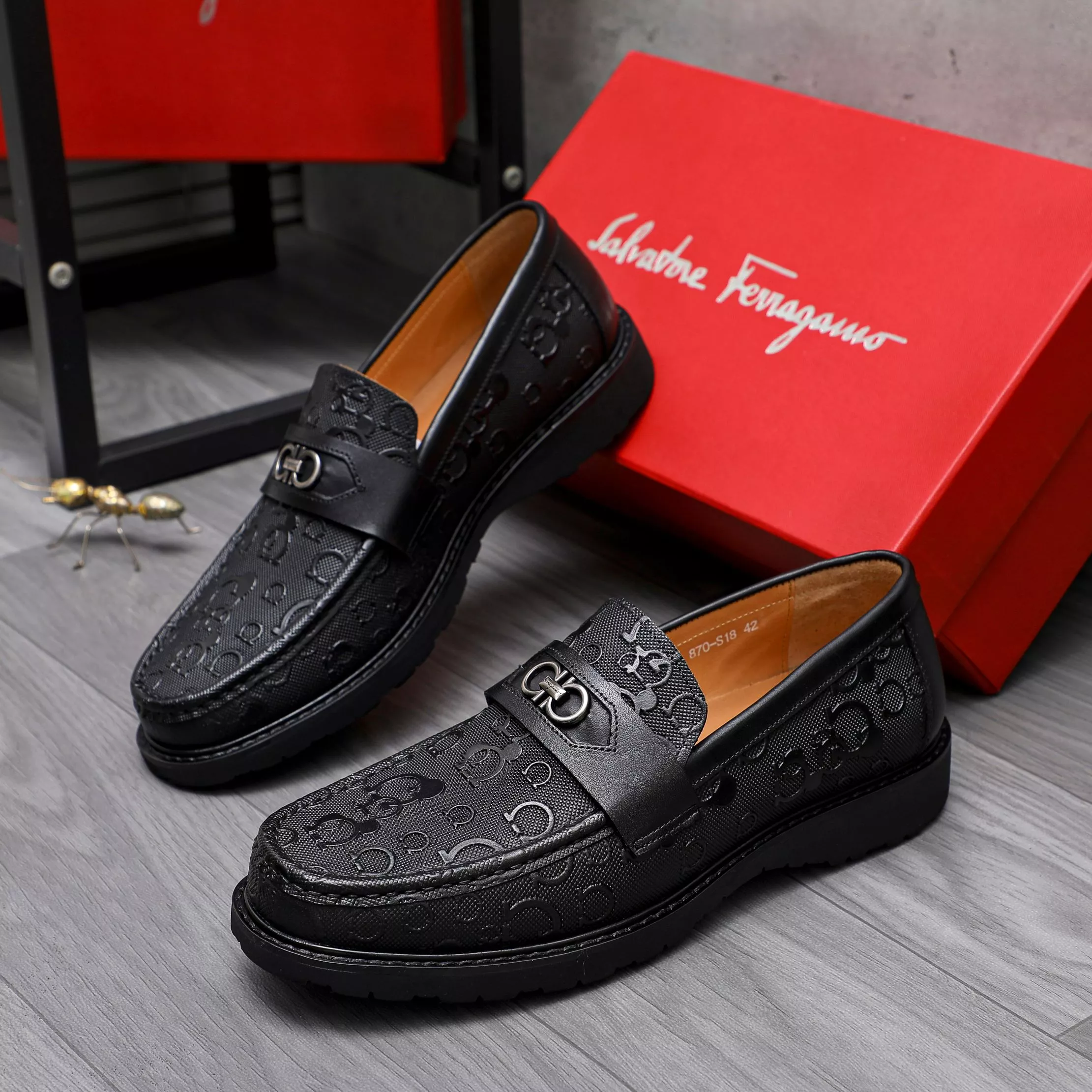 Salvatore Ferragamo Leather Shoes For Men Sophisticated 7170