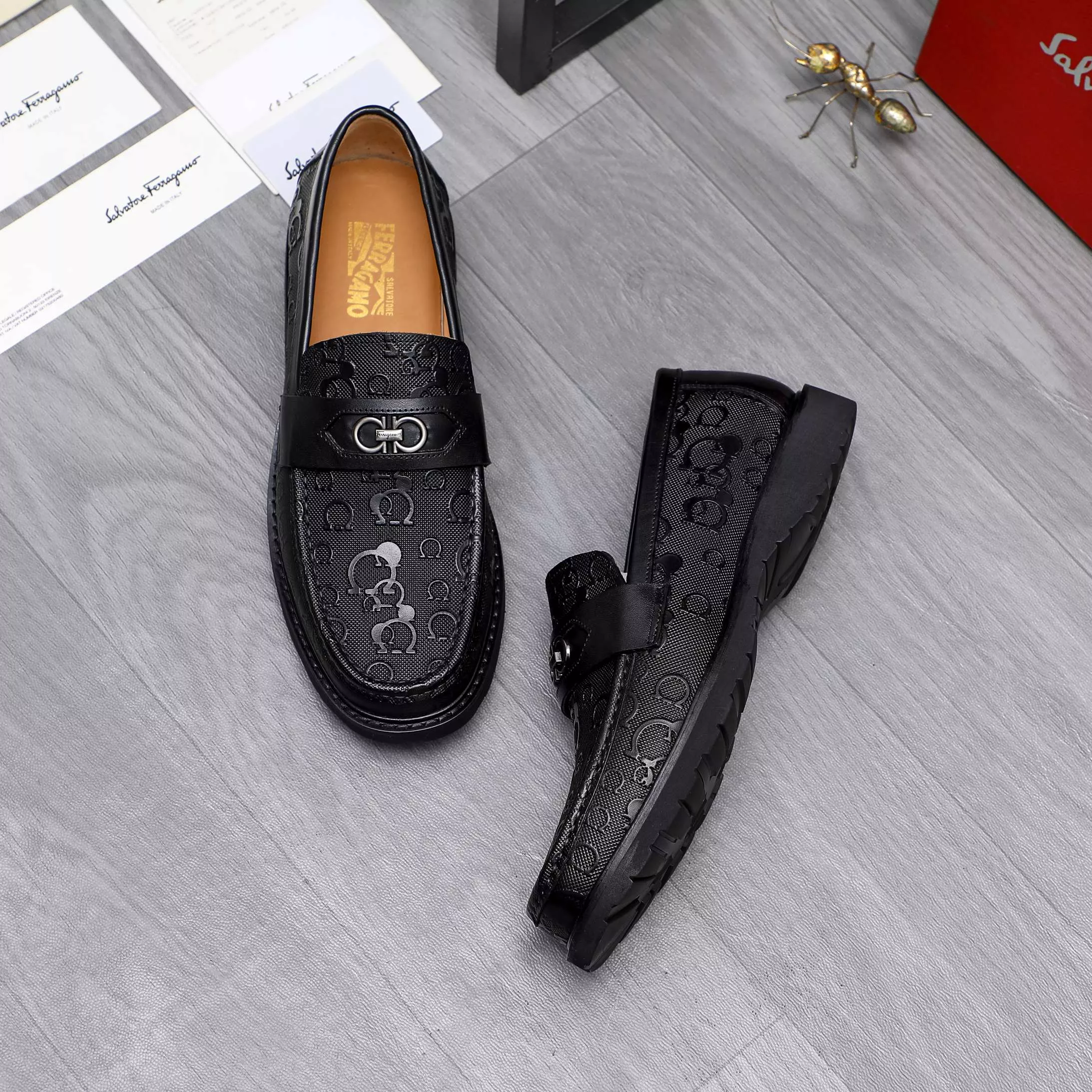 Salvatore Ferragamo Leather Shoes For Men Sophisticated 7170