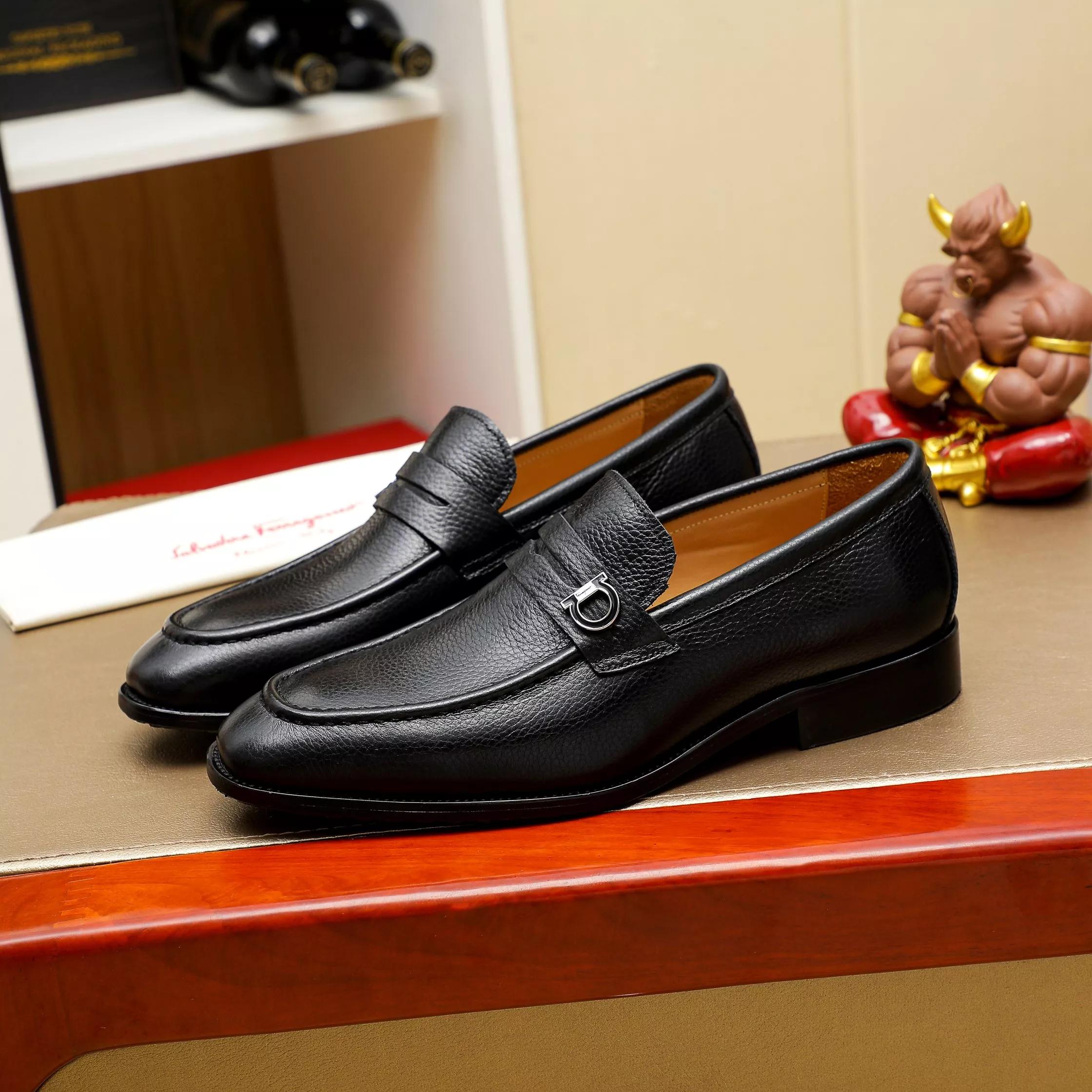 Salvatore Ferragamo Leather Shoes For Men StreetReady 8199