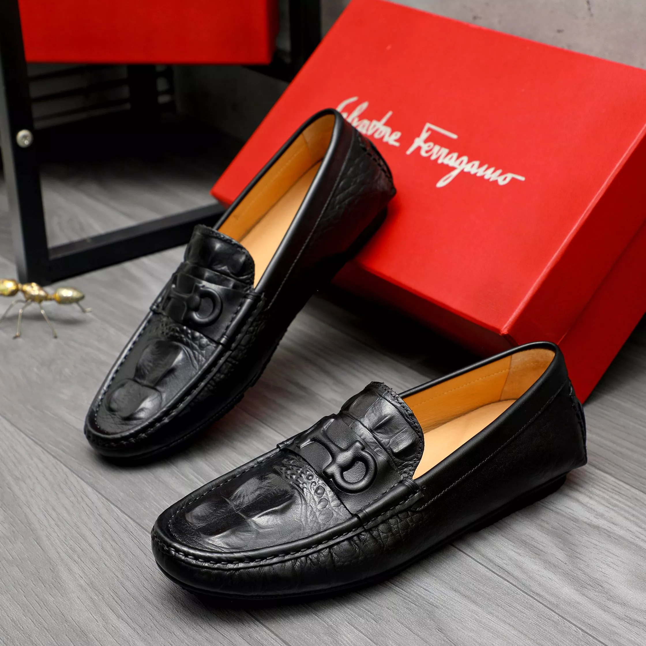 Salvatore Ferragamo Leather Shoes For Men Unique 3452