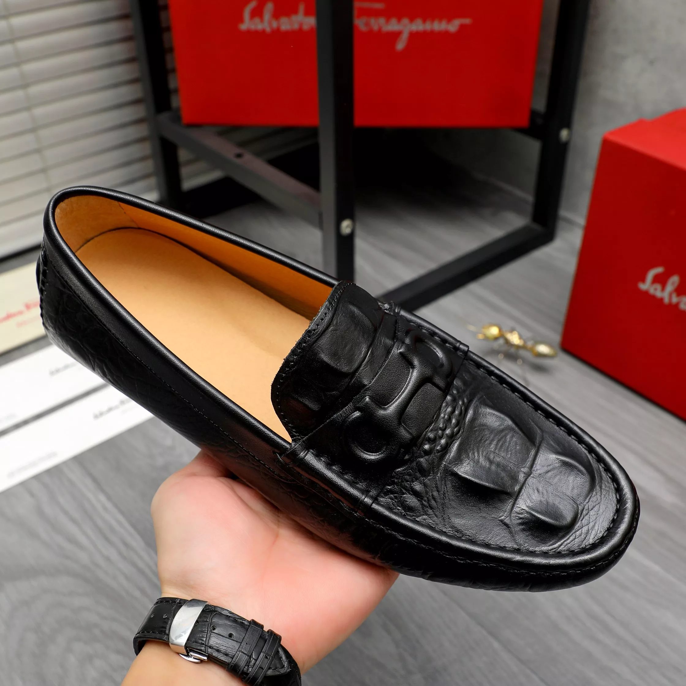 Salvatore Ferragamo Leather Shoes For Men Unique 3452