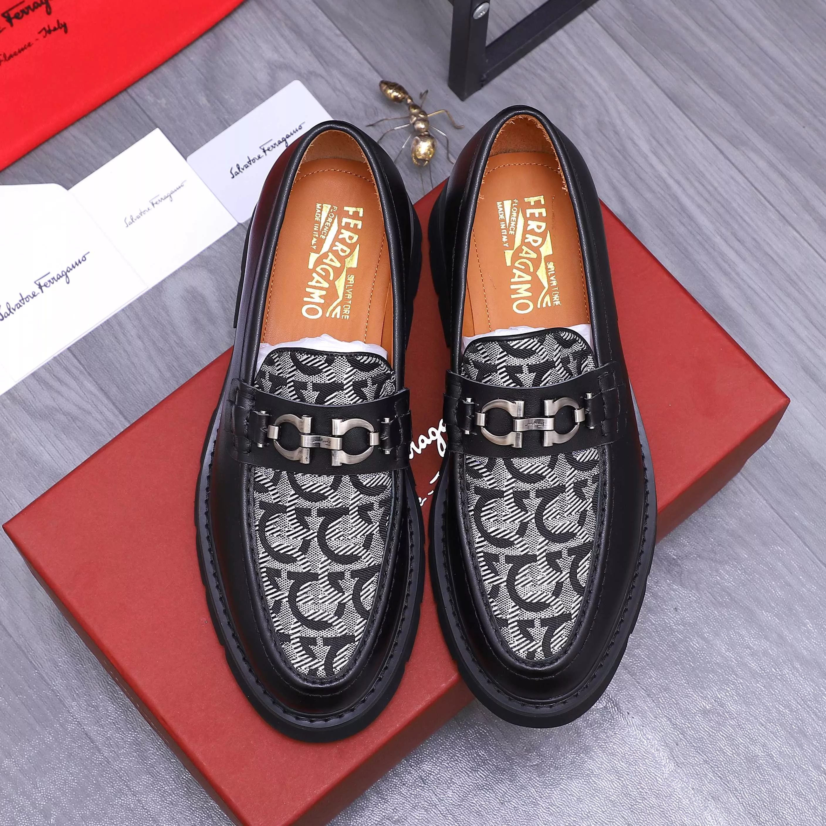 Salvatore Ferragamo Leather Shoes For Men Unique 9020