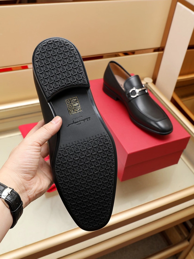 Salvatore Ferragamo Leather Shoes For Men UrbanStyle 3950