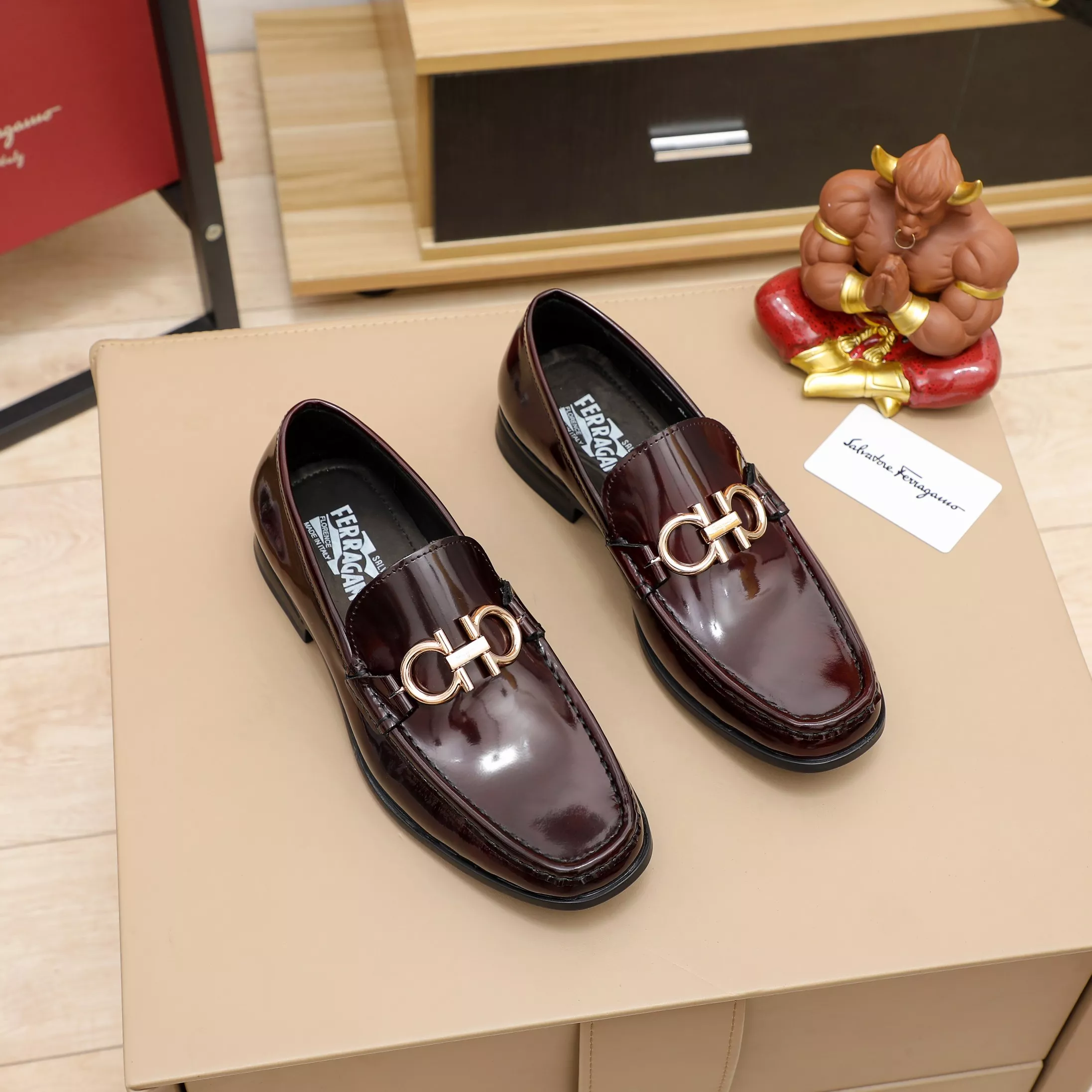 Salvatore Ferragamo Leather Shoes For Men UrbanStyle 7928