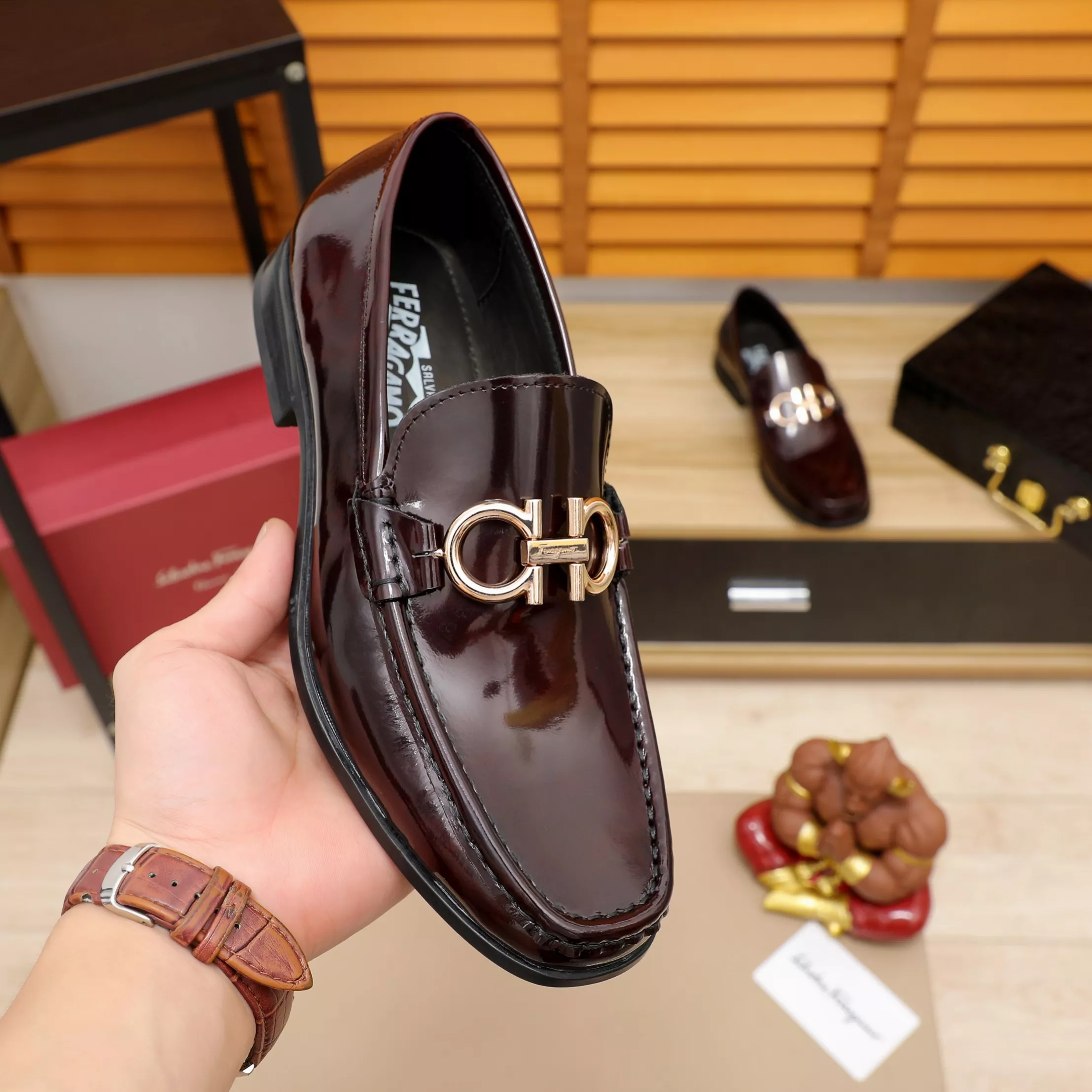 Salvatore Ferragamo Leather Shoes For Men UrbanStyle 7928