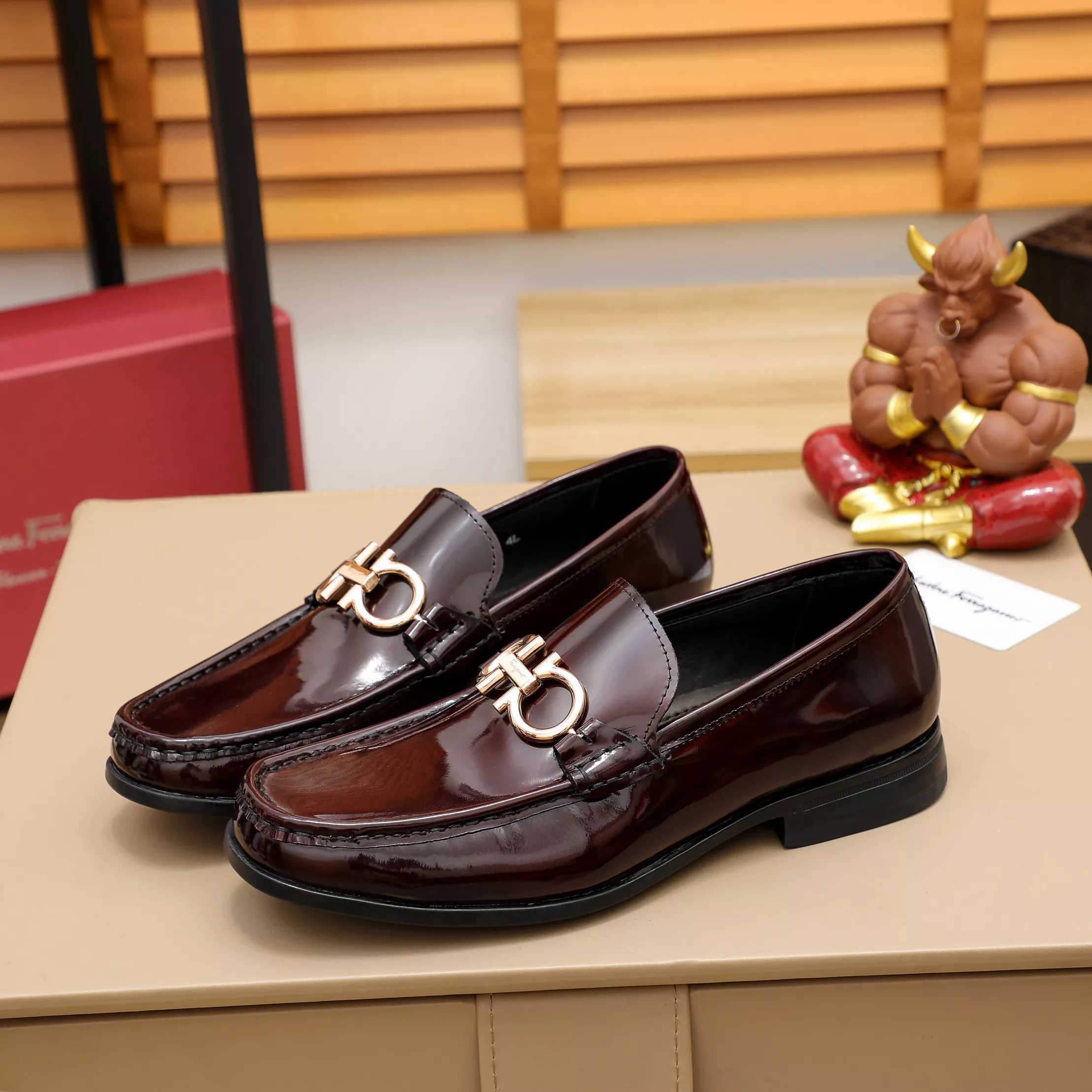 Salvatore Ferragamo Leather Shoes For Men UrbanStyle 7928