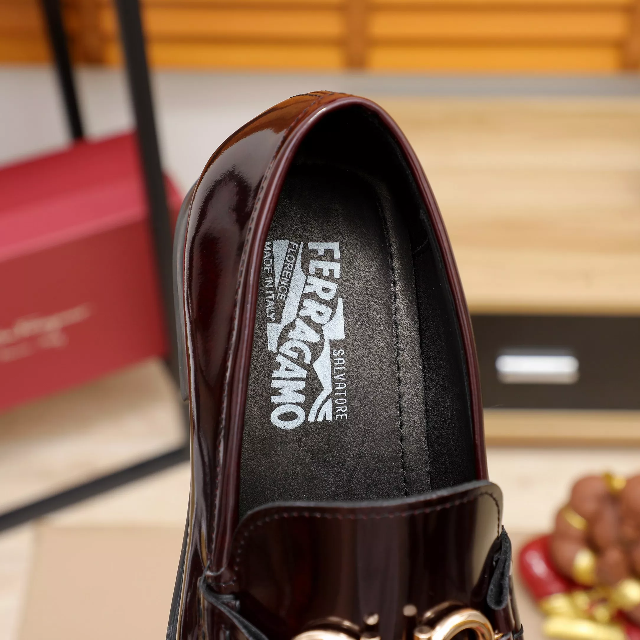 Salvatore Ferragamo Leather Shoes For Men UrbanStyle 7928