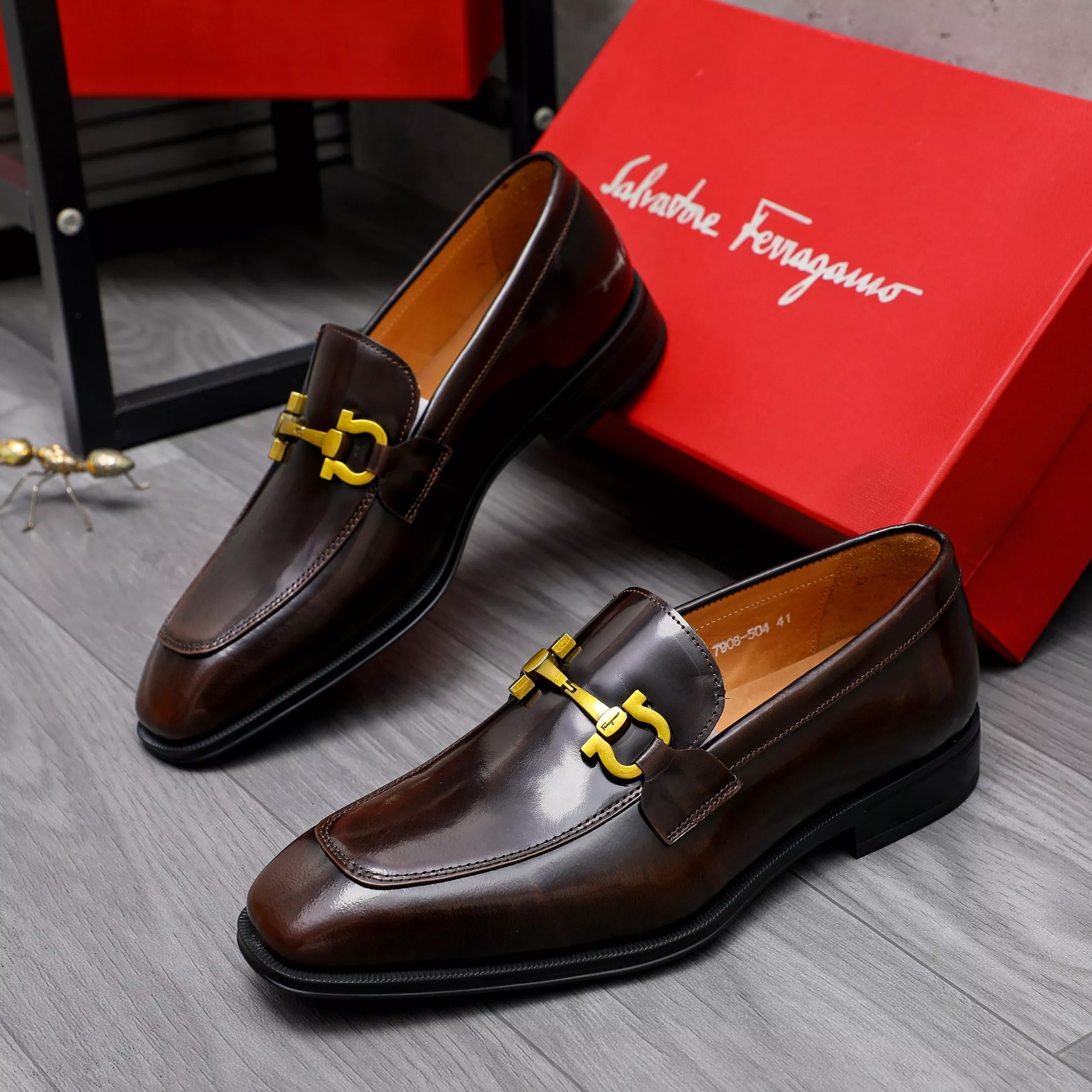 Salvatore Ferragamo Leather Shoes For Men Versatile 4154