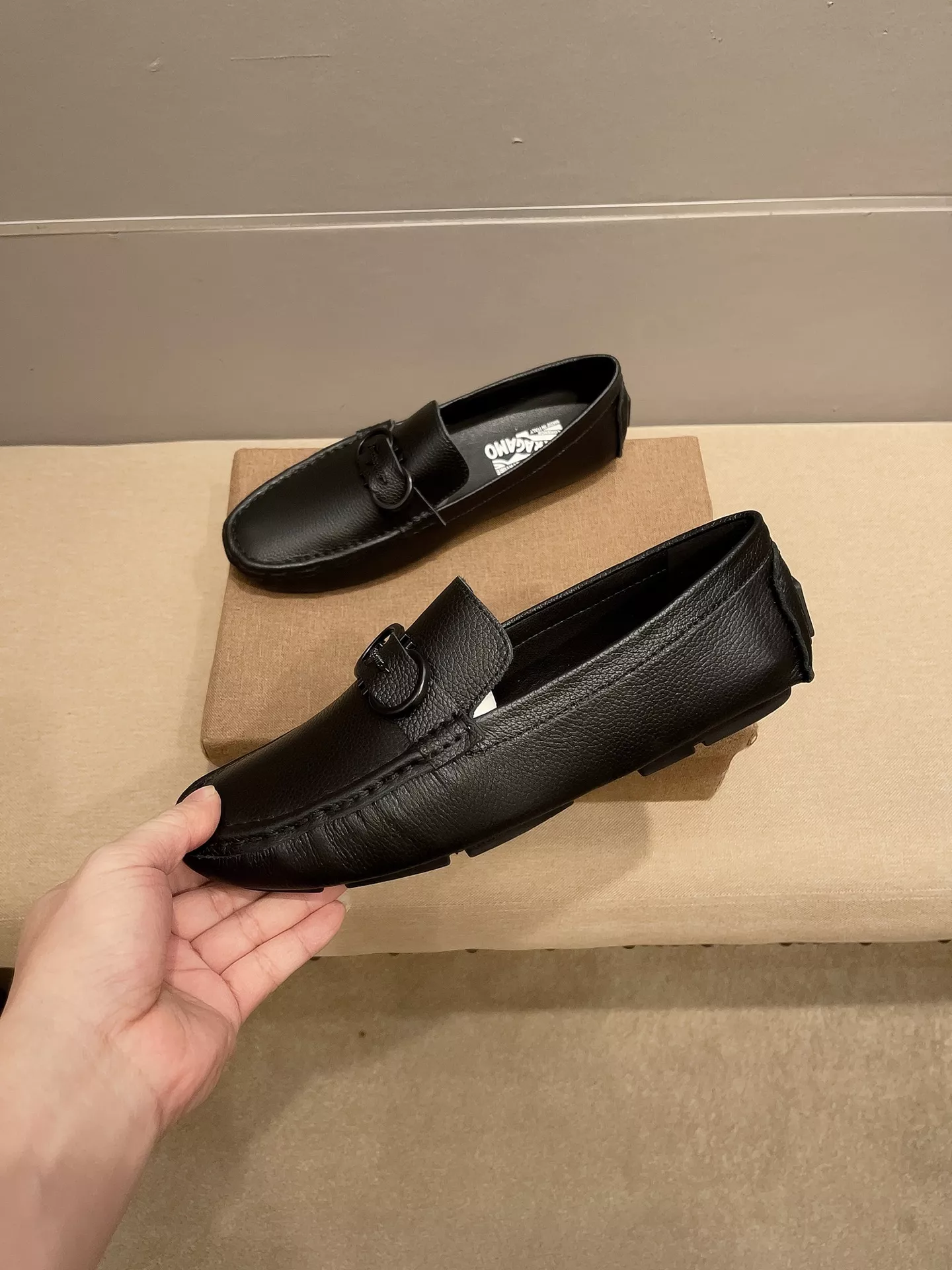 Salvatore Ferragamo Leather Shoes For Men Versatile 9875