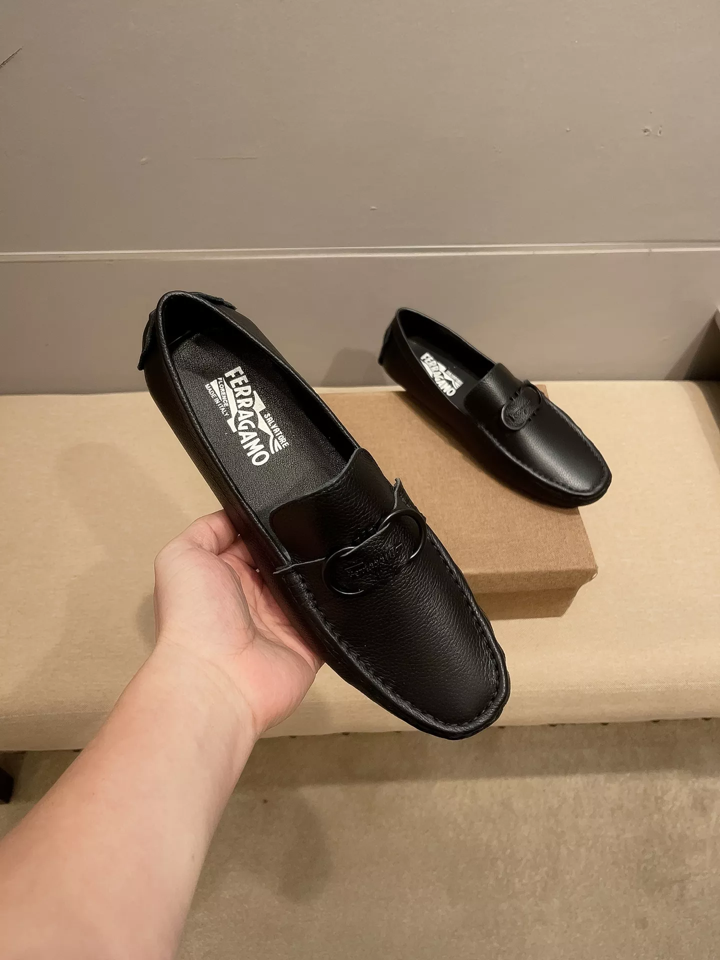 Salvatore Ferragamo Leather Shoes For Men Versatile 9875