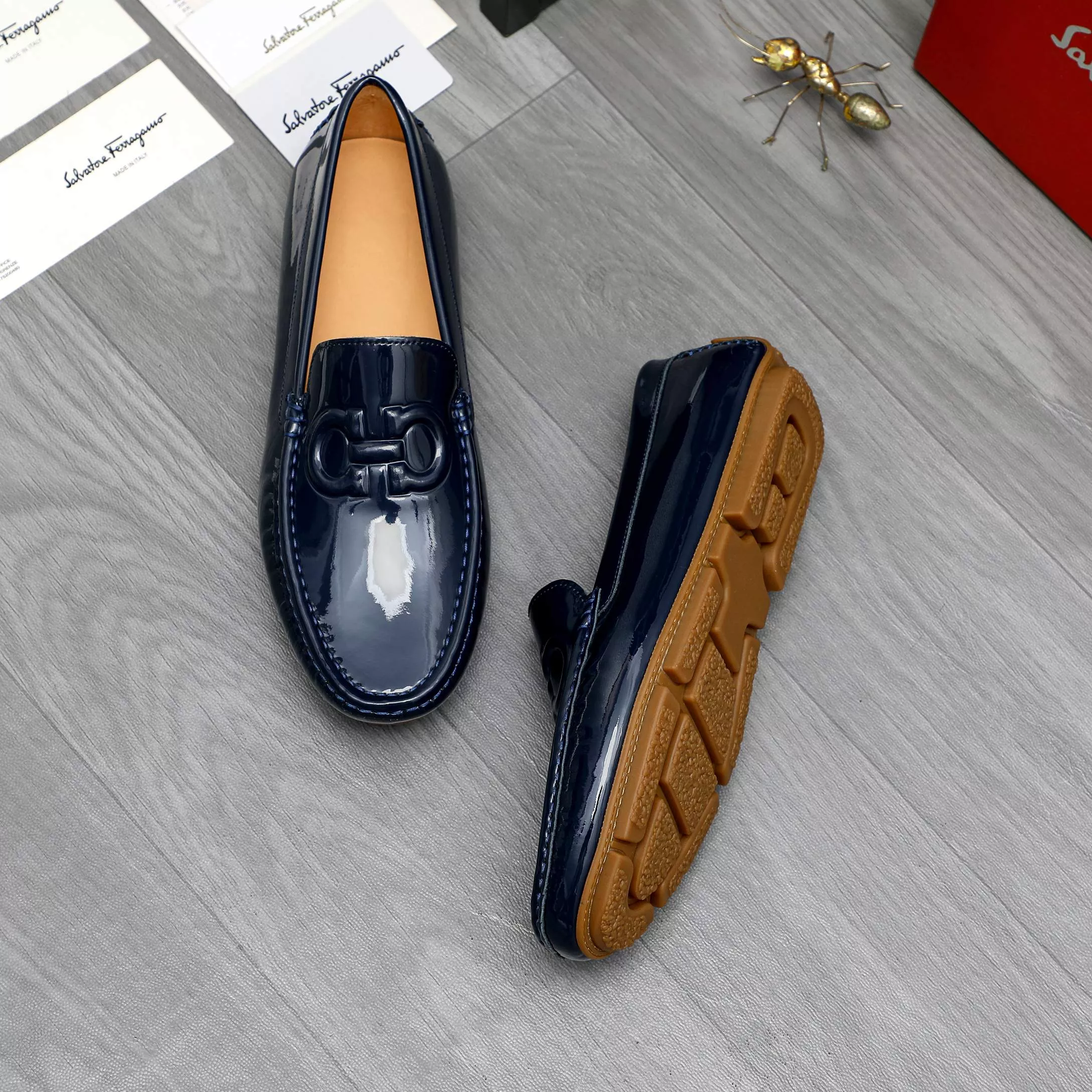 Salvatore Ferragamo Leather Shoes For Men Vibrant 3746