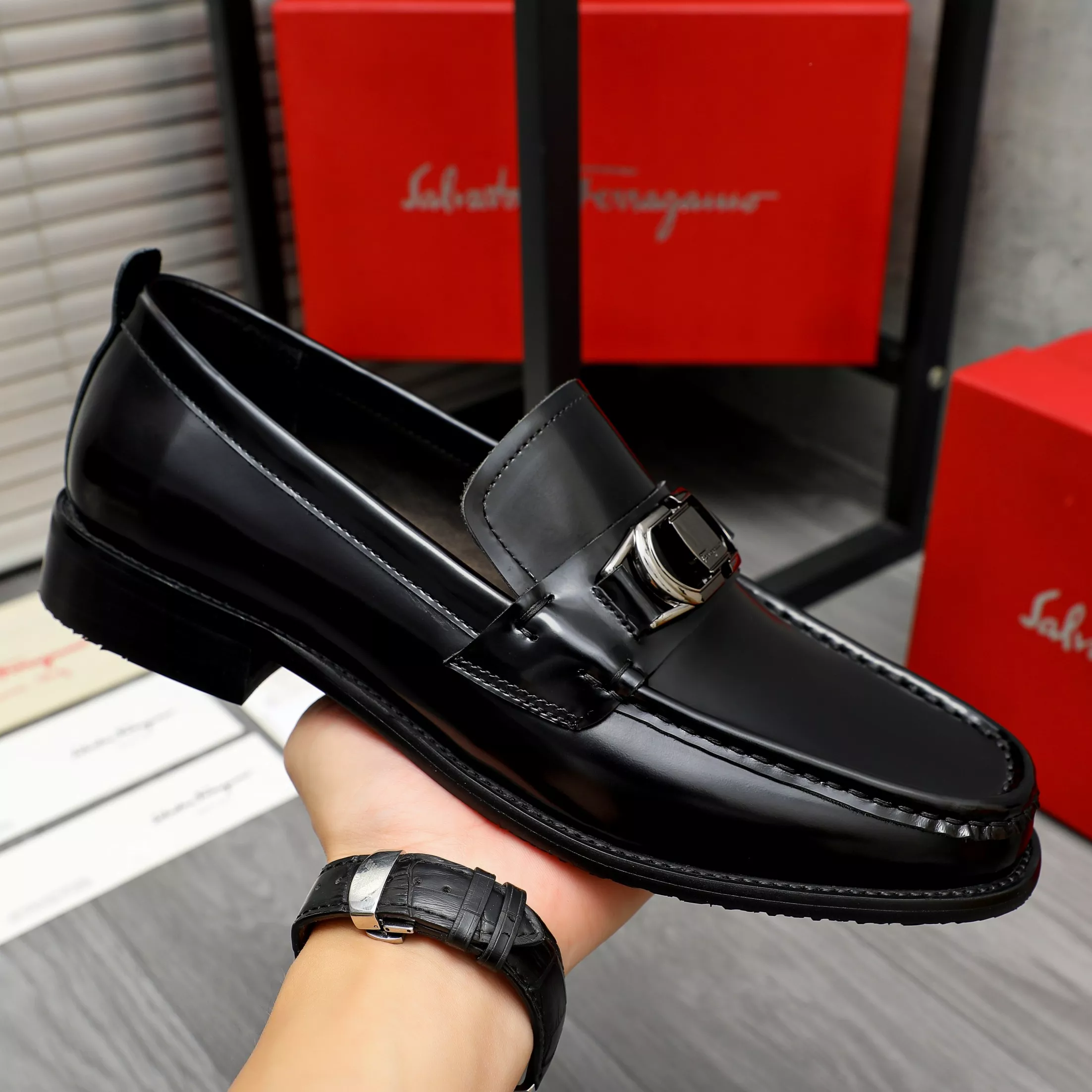 Salvatore Ferragamo Leather Shoes For Men Vibrant 5178