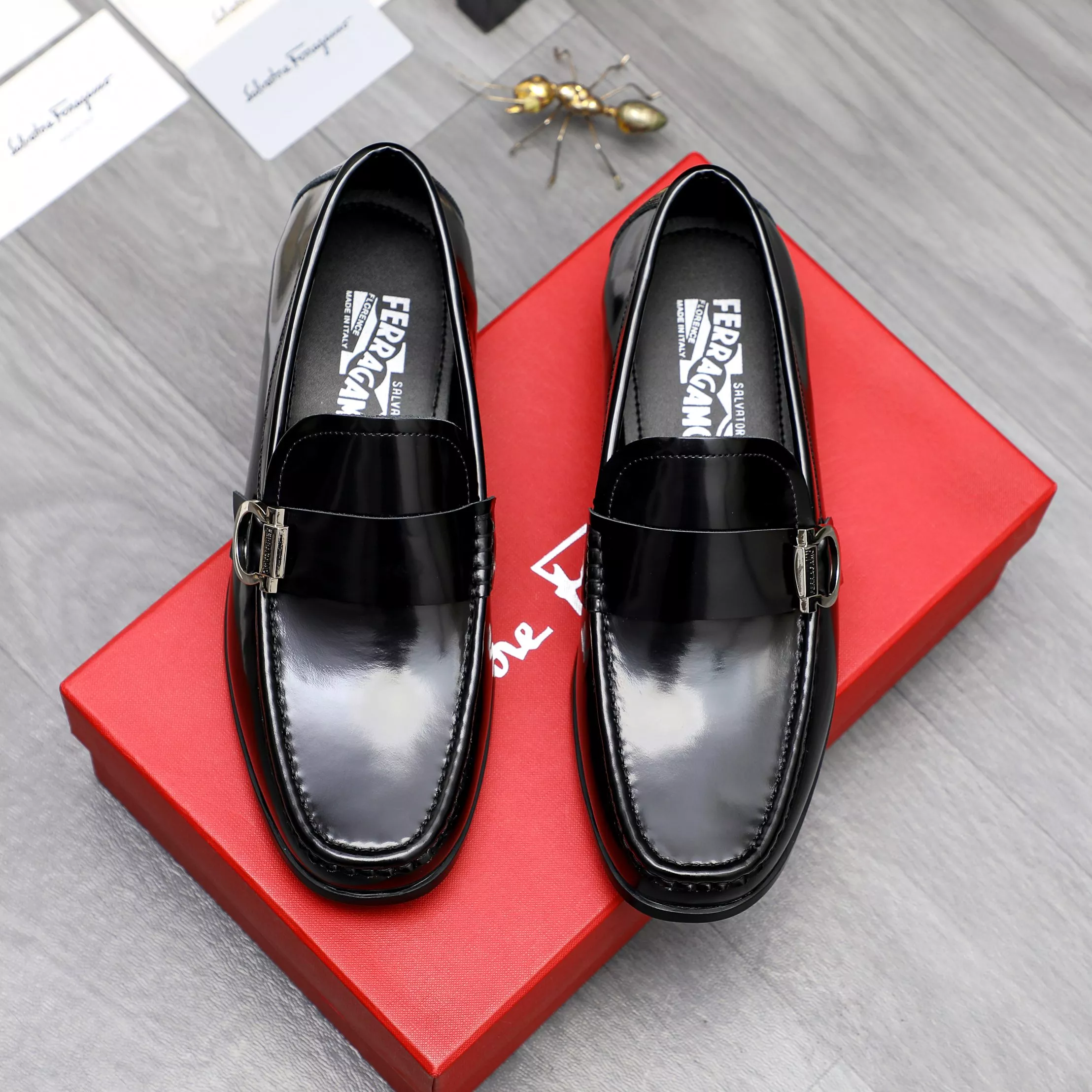 Salvatore Ferragamo Leather Shoes For Men Vibrant 6822