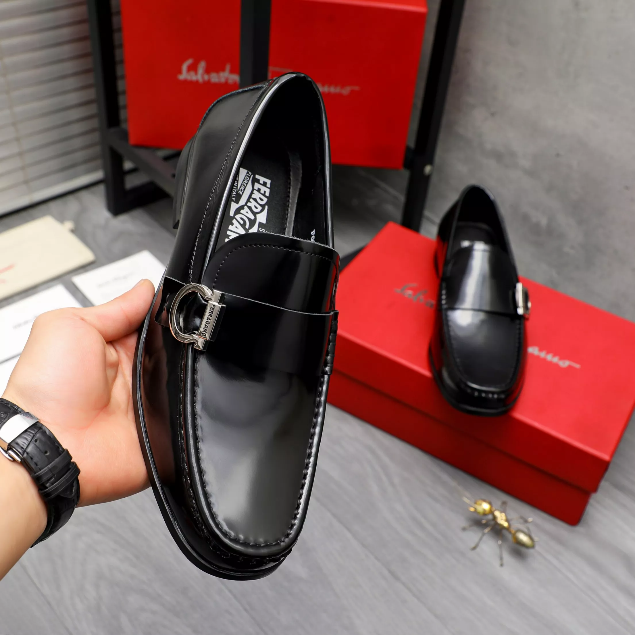 Salvatore Ferragamo Leather Shoes For Men Vibrant 6822