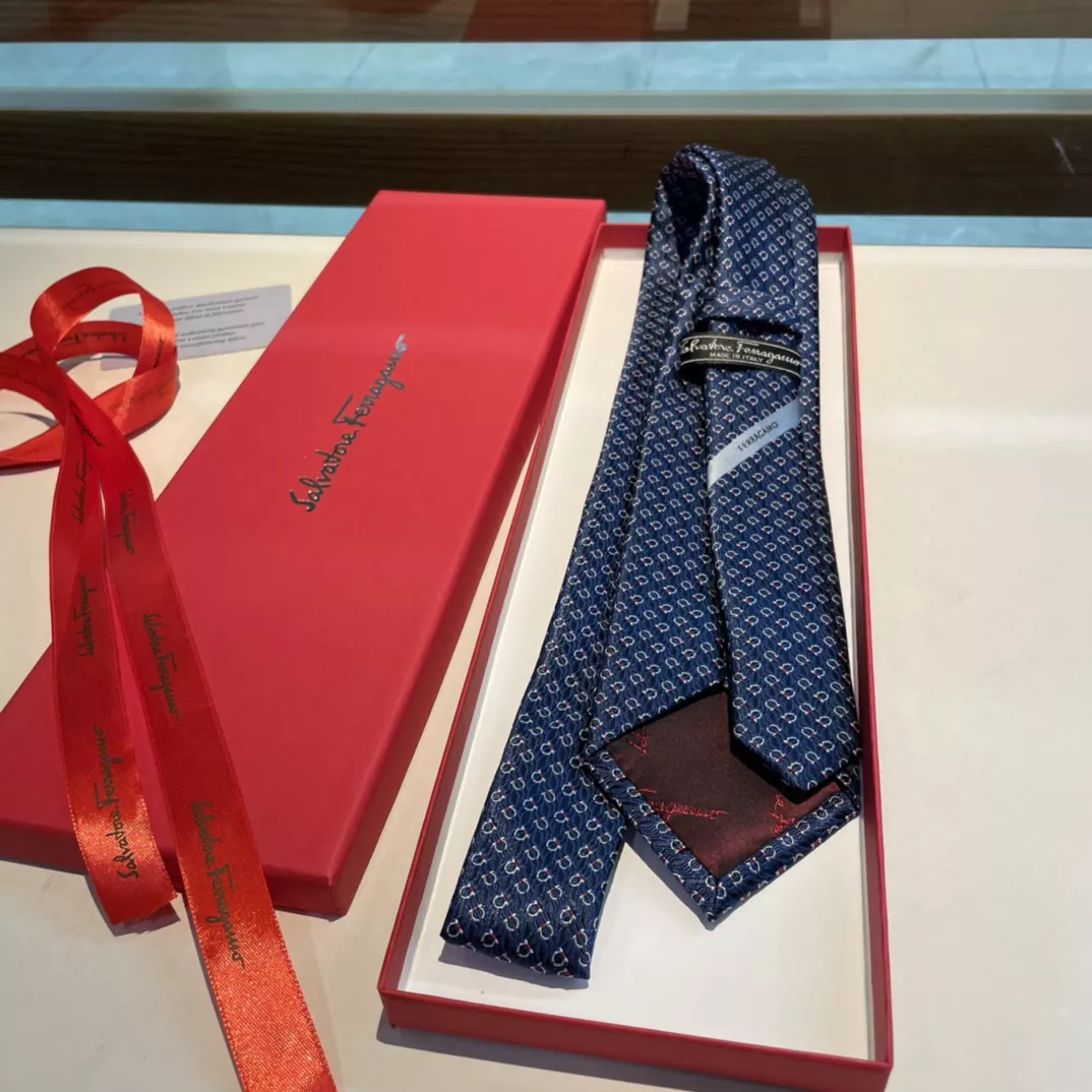 Salvatore Ferragamo Necktie NewStyle 9325