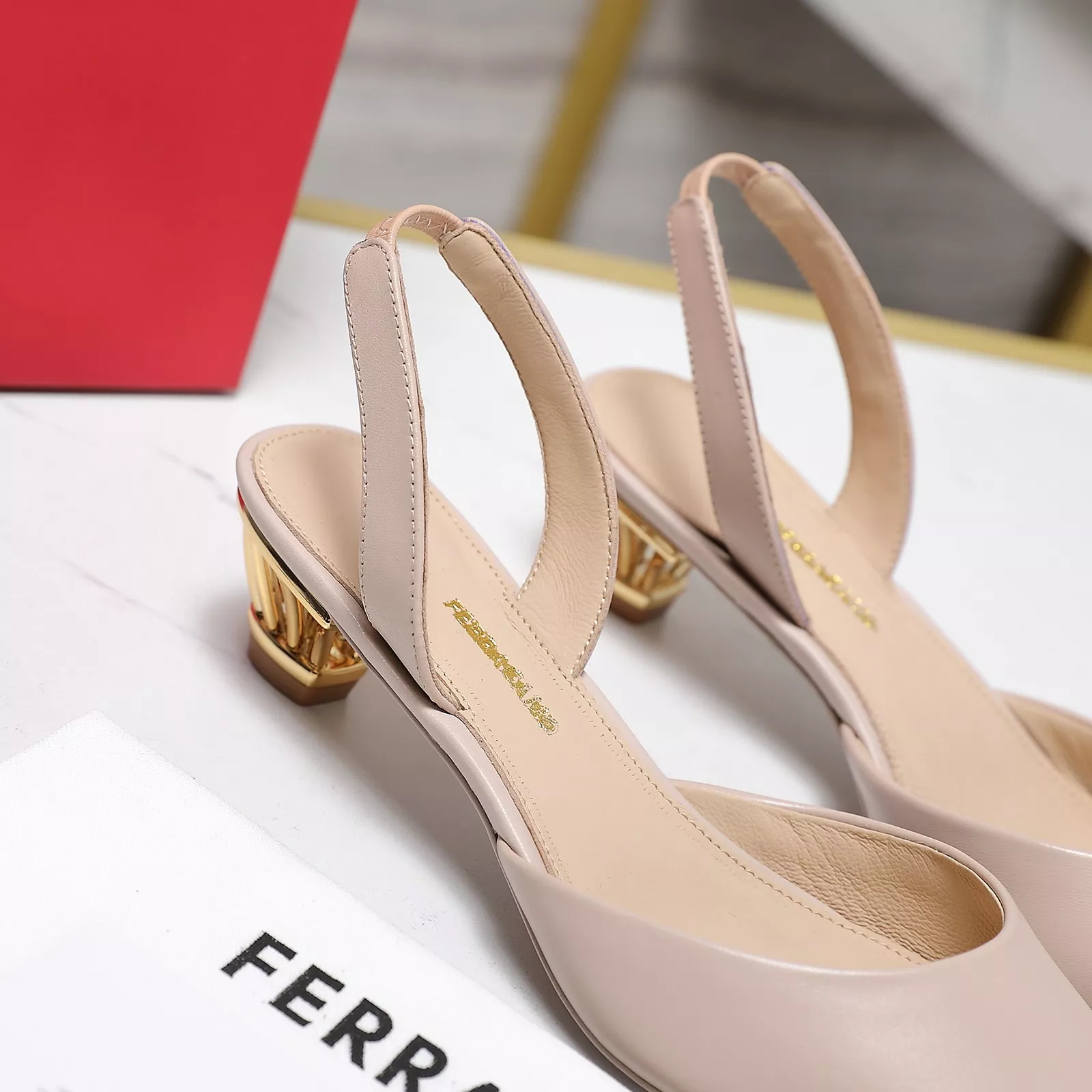 Salvatore Ferragamo Sandals For Women Functional 7092