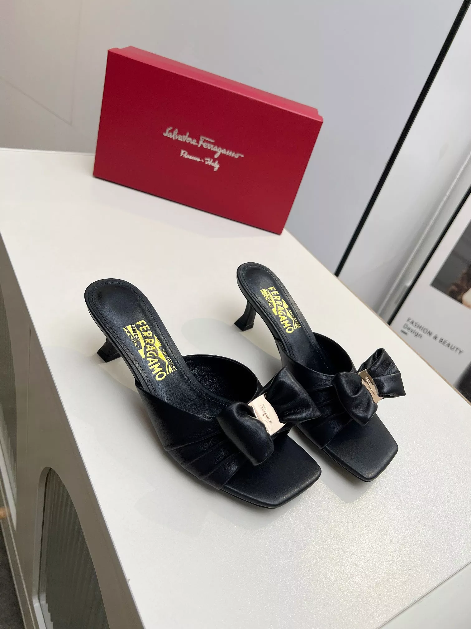 Salvatore Ferragamo Slippers For Women AllSeason 9264