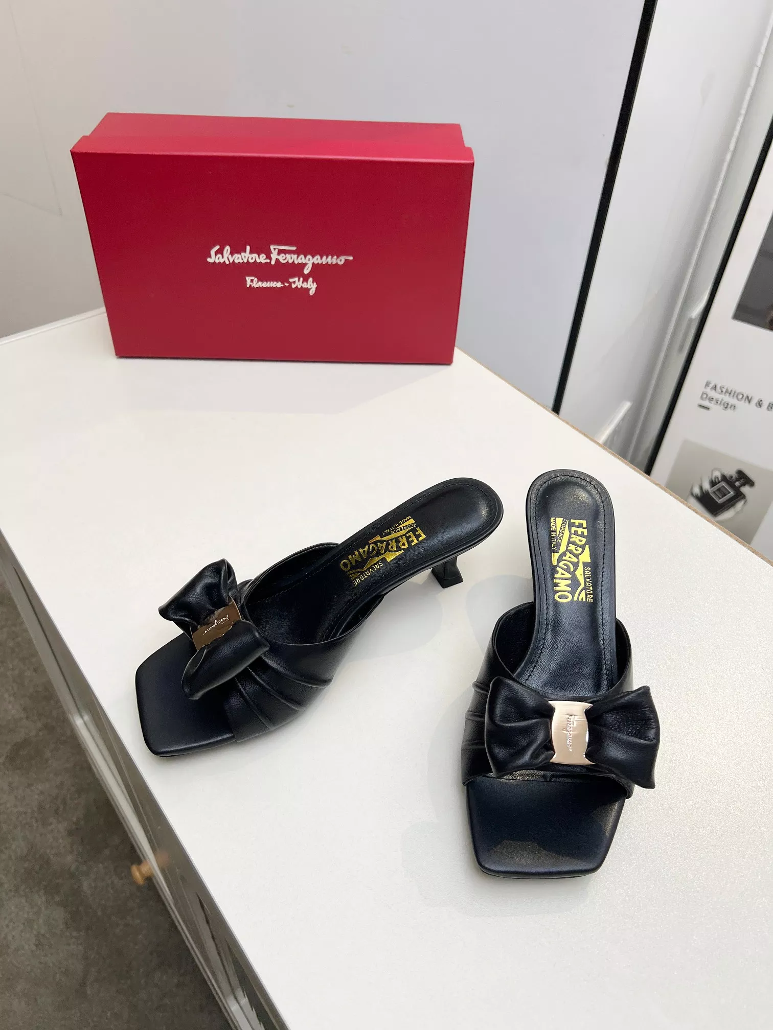 Salvatore Ferragamo Slippers For Women AllSeason 9264