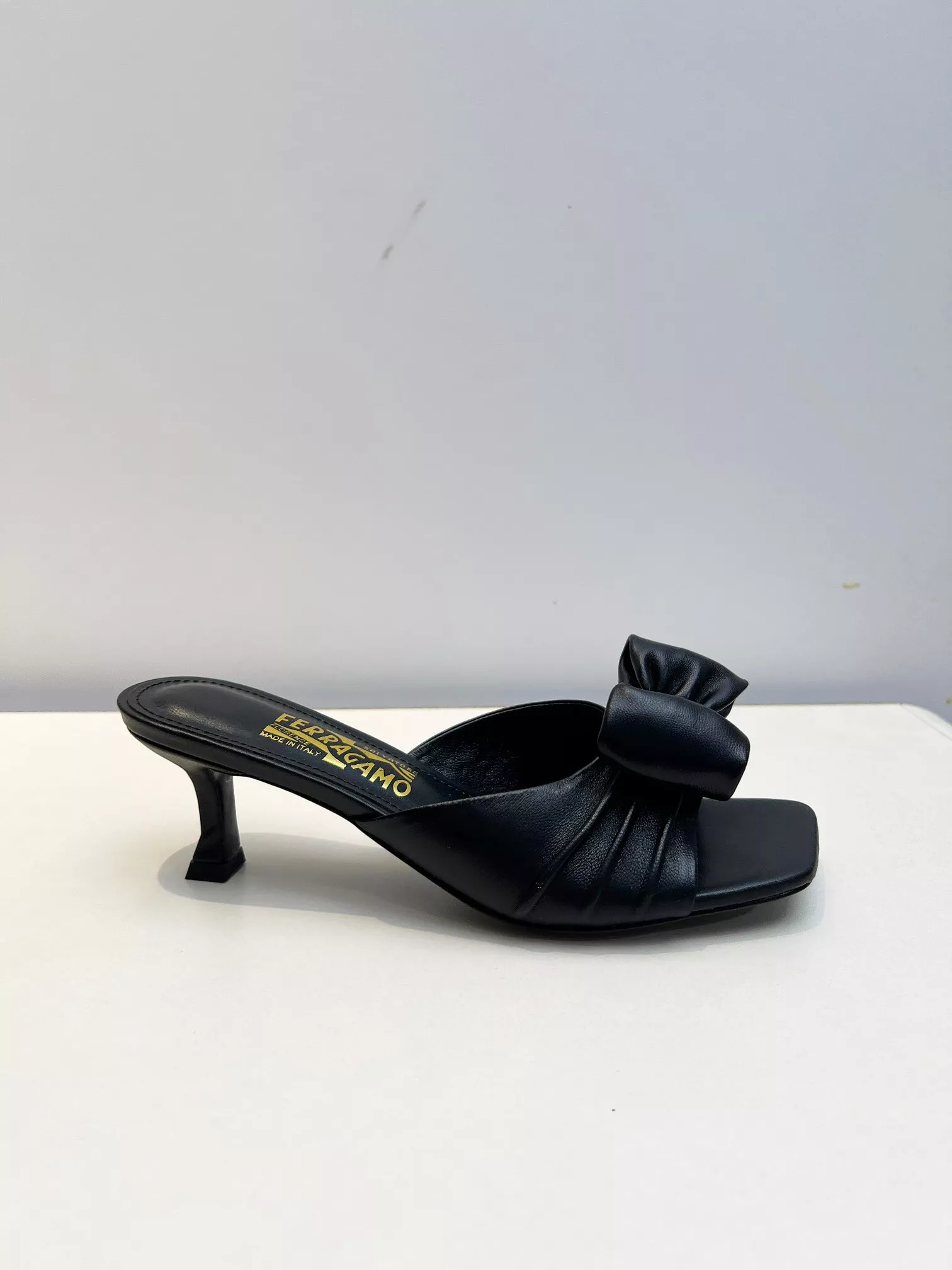 Salvatore Ferragamo Slippers For Women AllSeason 9264