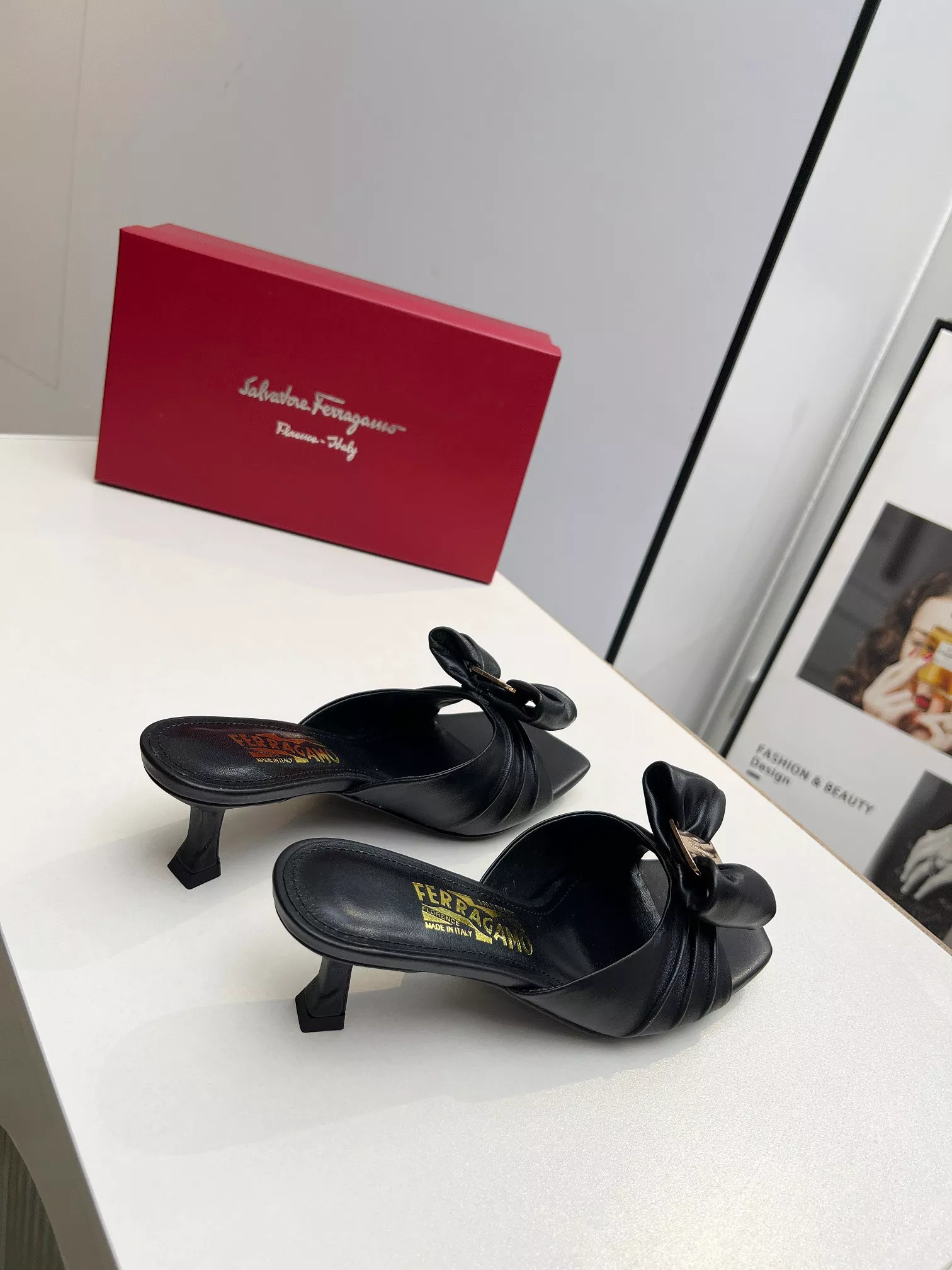 Salvatore Ferragamo Slippers For Women AllSeason 9264