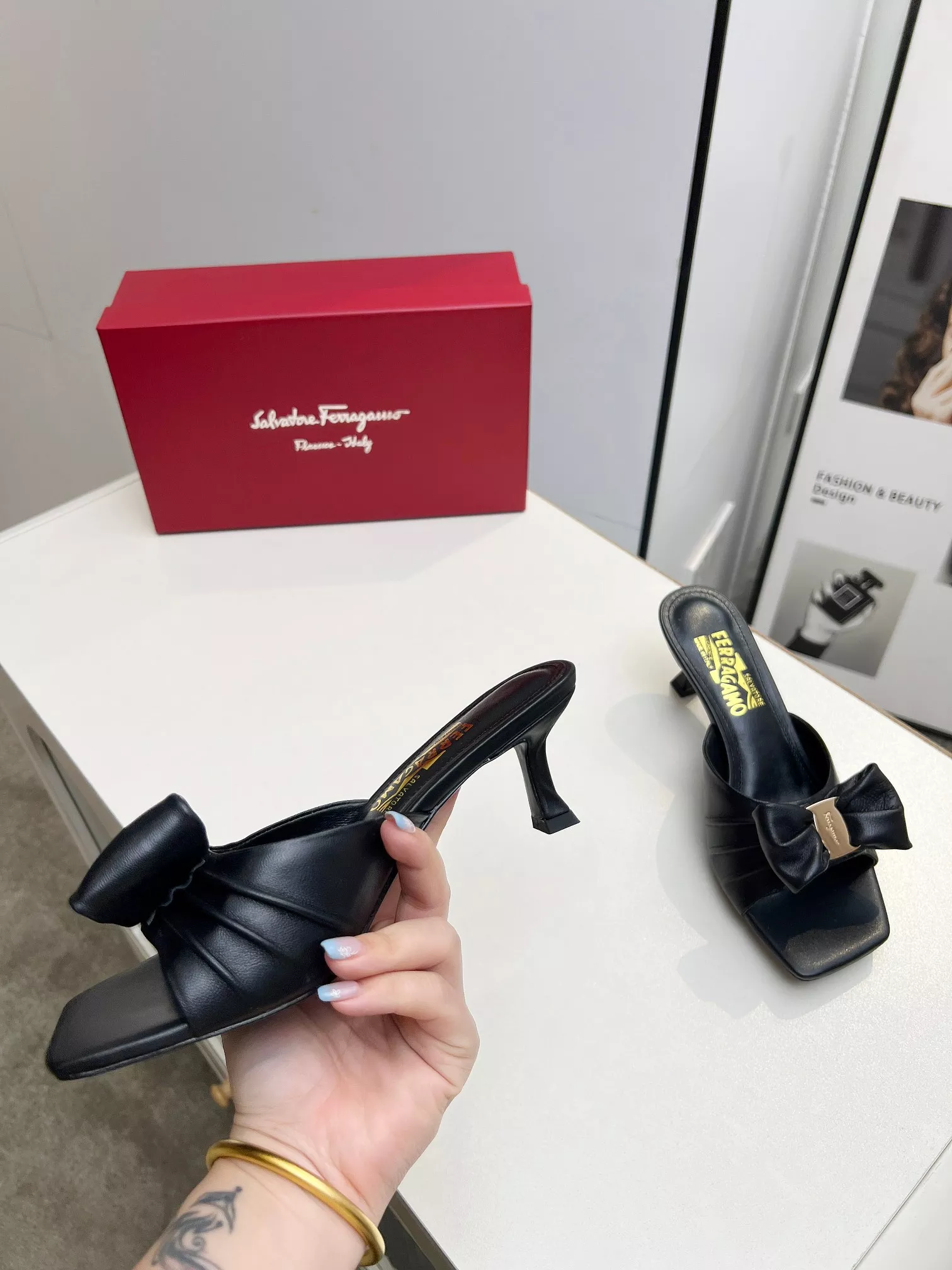Salvatore Ferragamo Slippers For Women AllSeason 9264