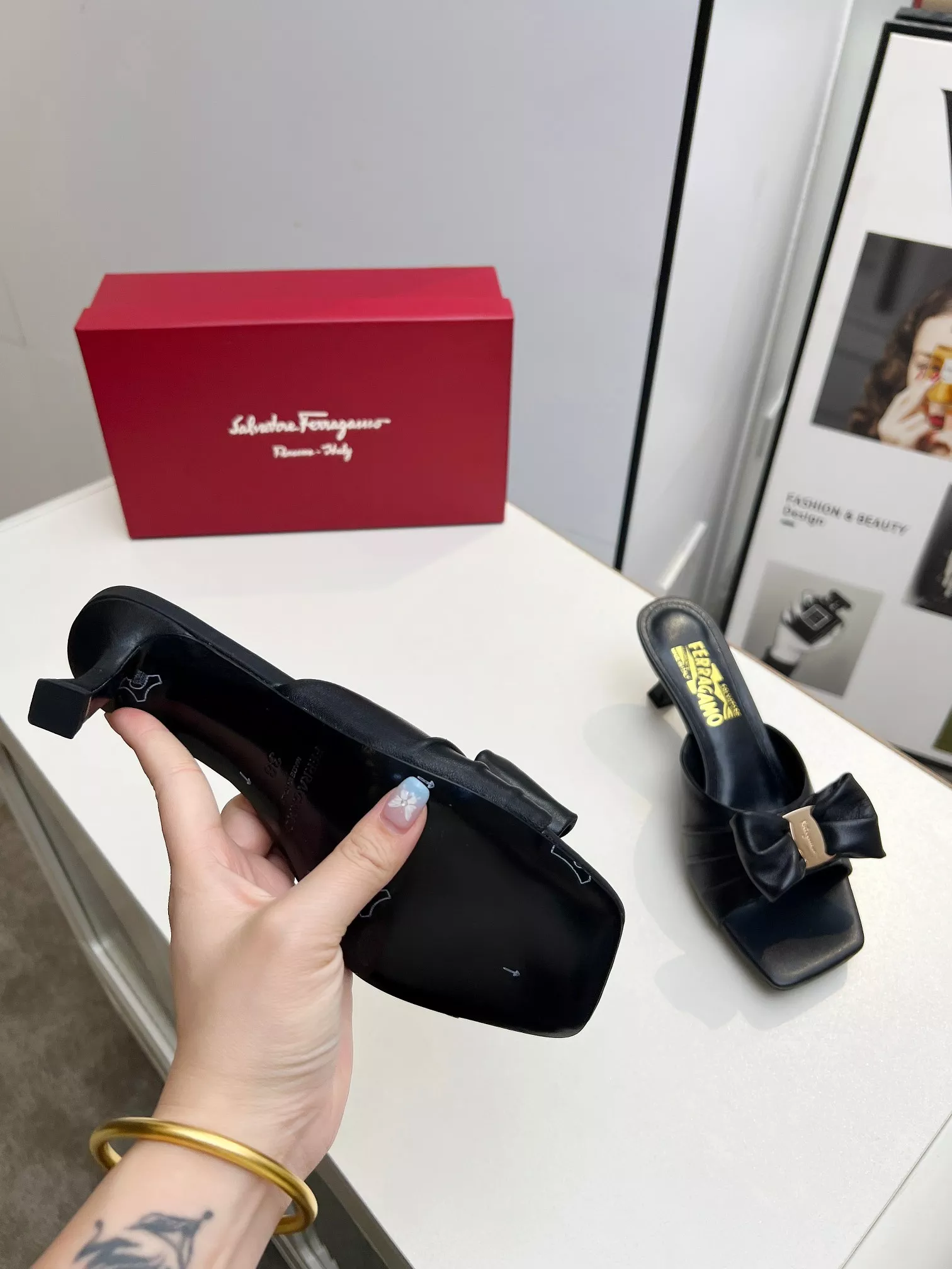 Salvatore Ferragamo Slippers For Women AllSeason 9264