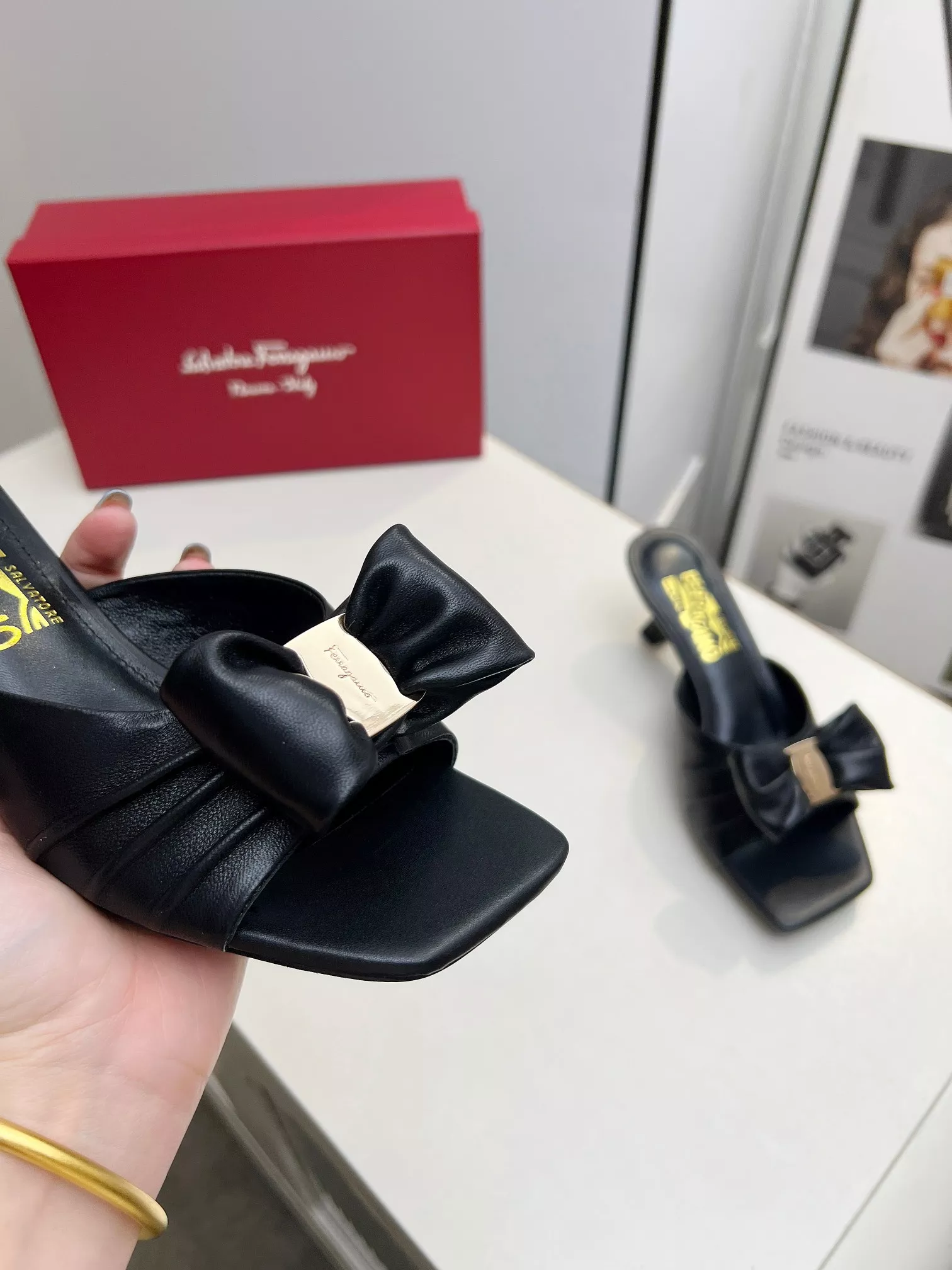 Salvatore Ferragamo Slippers For Women AllSeason 9264