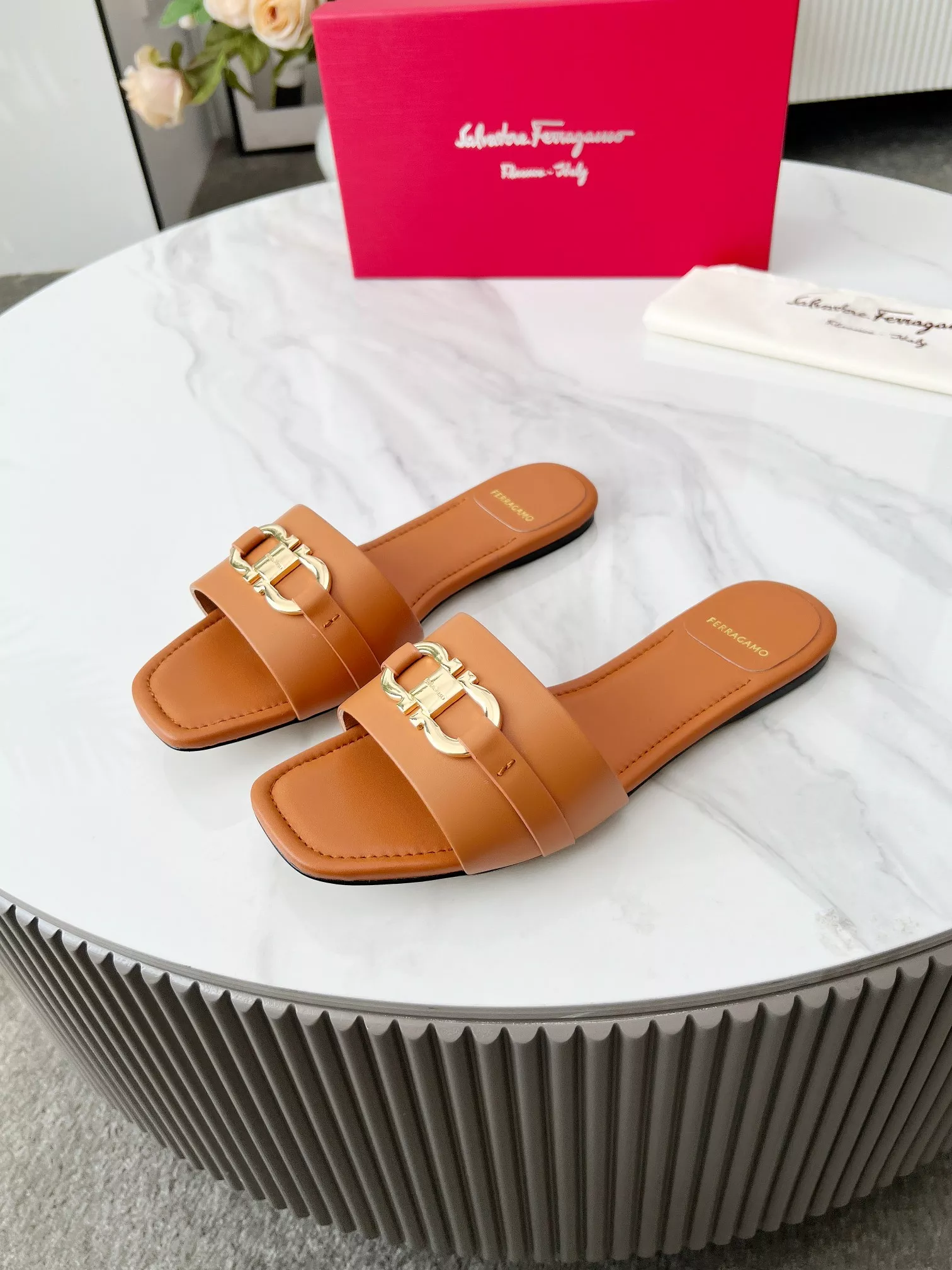 Salvatore Ferragamo Slippers For Women Bold 8970
