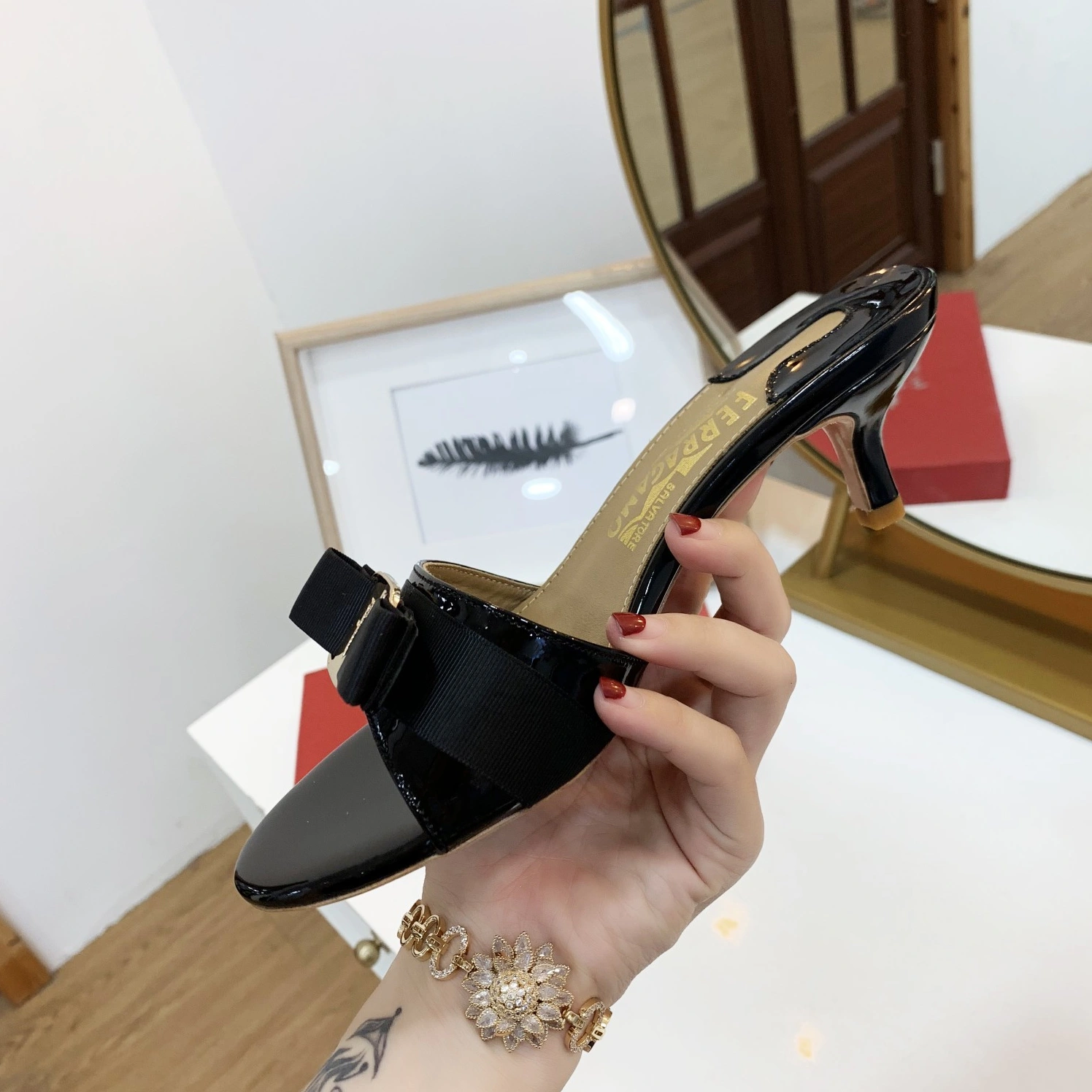 Salvatore Ferragamo Slippers For Women Breathable 2370
