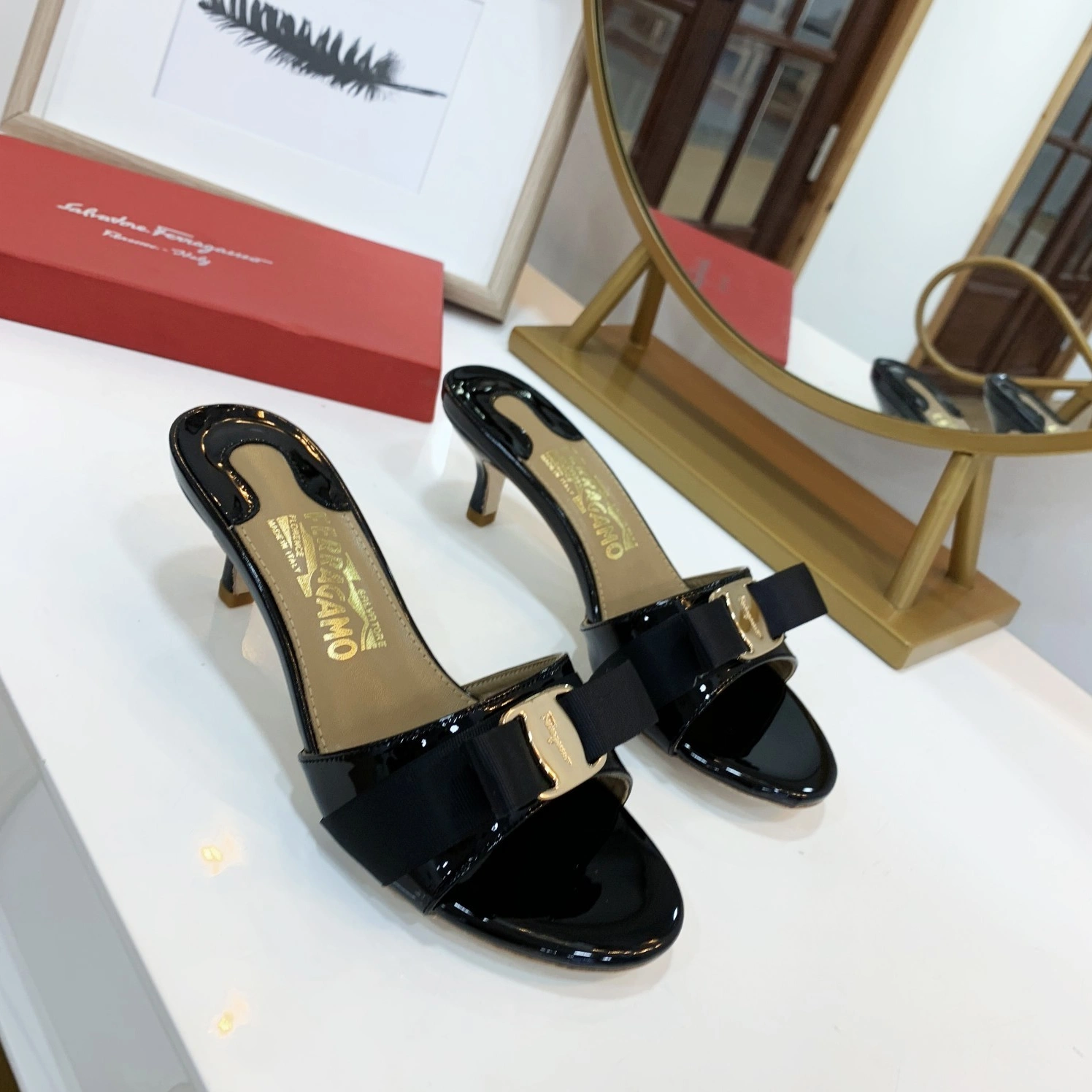 Salvatore Ferragamo Slippers For Women Breathable 2370