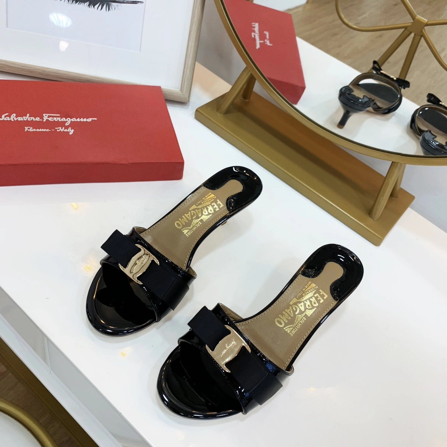 Salvatore Ferragamo Slippers For Women Breathable 2370