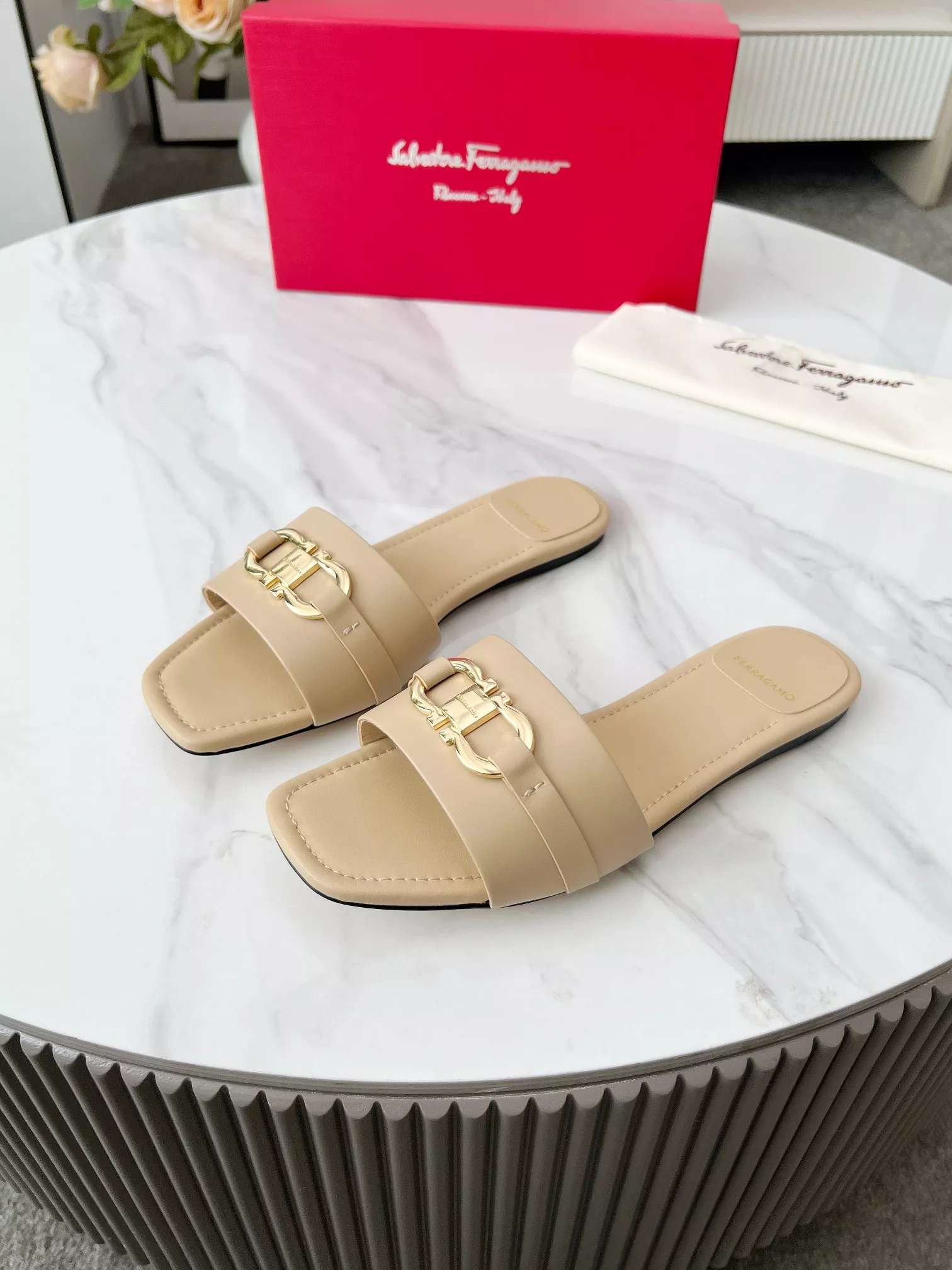 Salvatore Ferragamo Slippers For Women Durable 2612