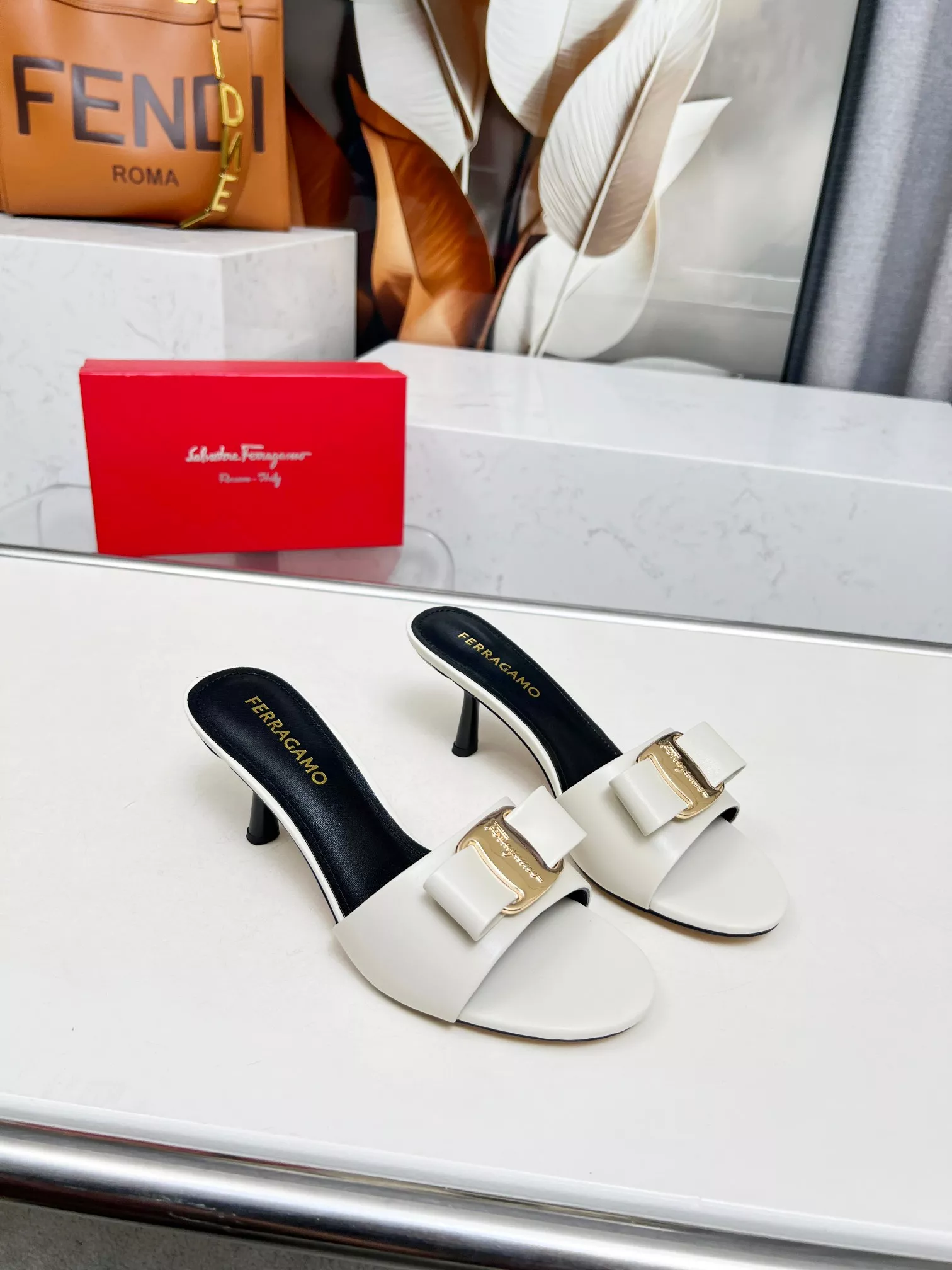 Salvatore Ferragamo Slippers For Women Flexible 5354