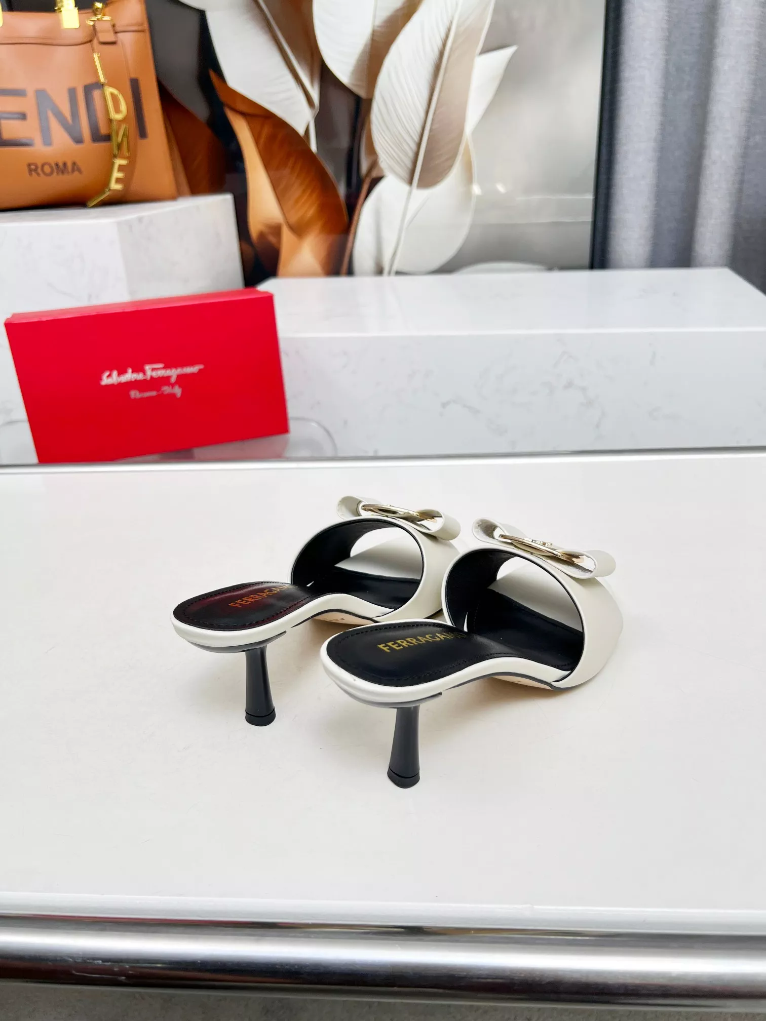 Salvatore Ferragamo Slippers For Women Flexible 5354